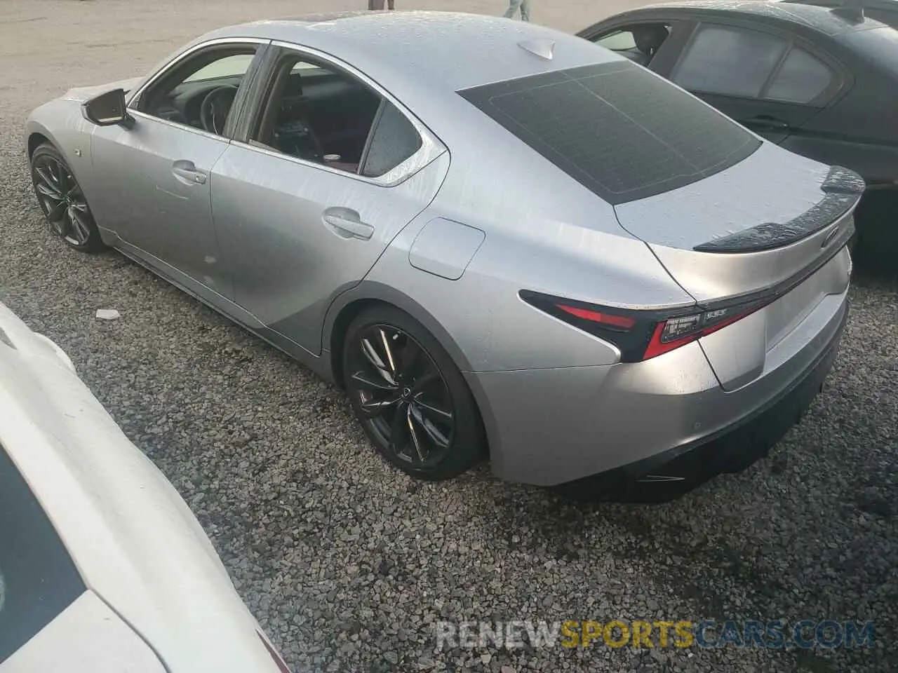 2 fotografías del automóvil dañado JTHGZ1B2XR5073688 LEXUS IS 350 F S 2024
