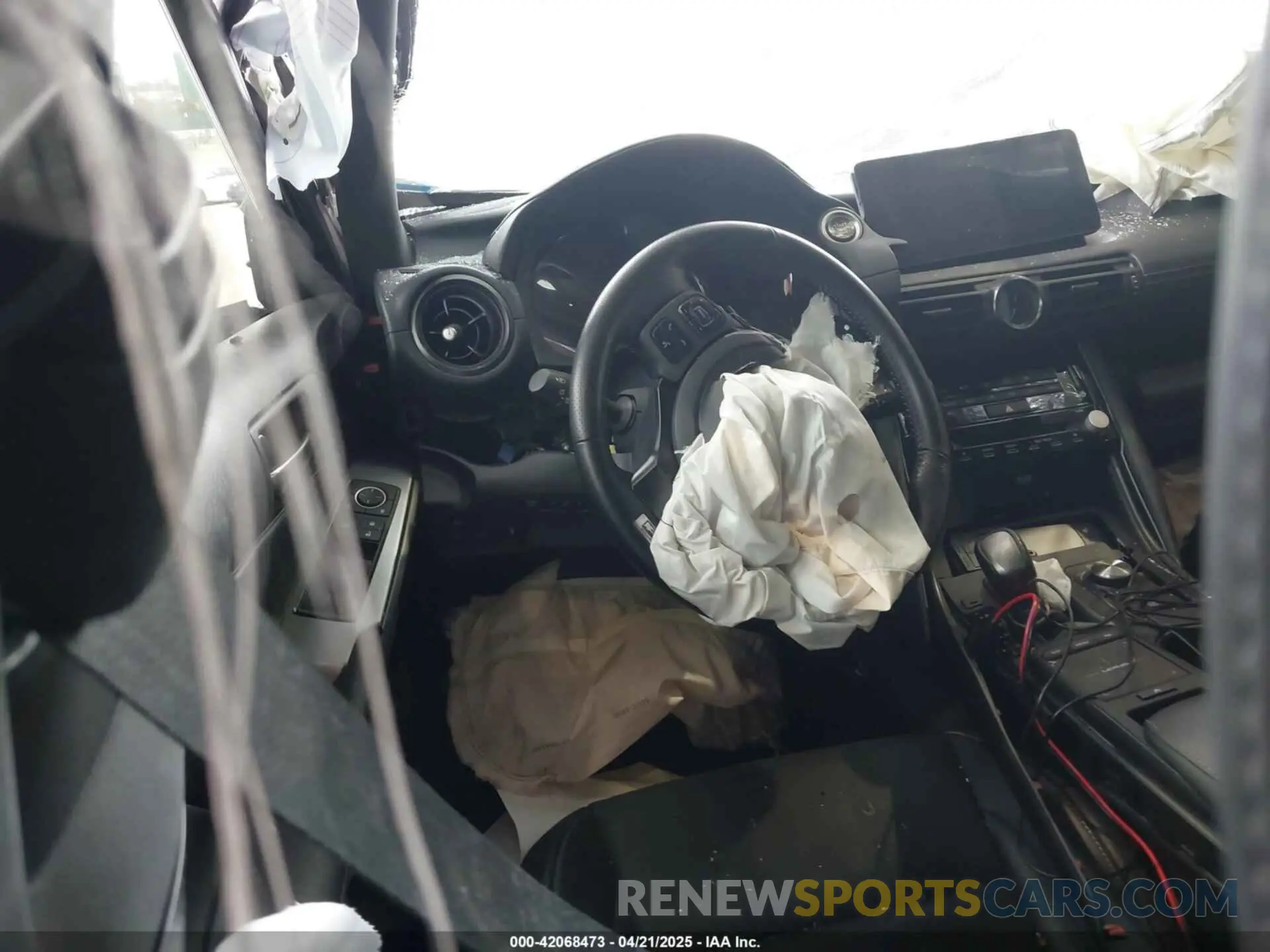 7 fotografías del automóvil dañado JTHAP1D22P5002345 LEXUS IS 500 2023