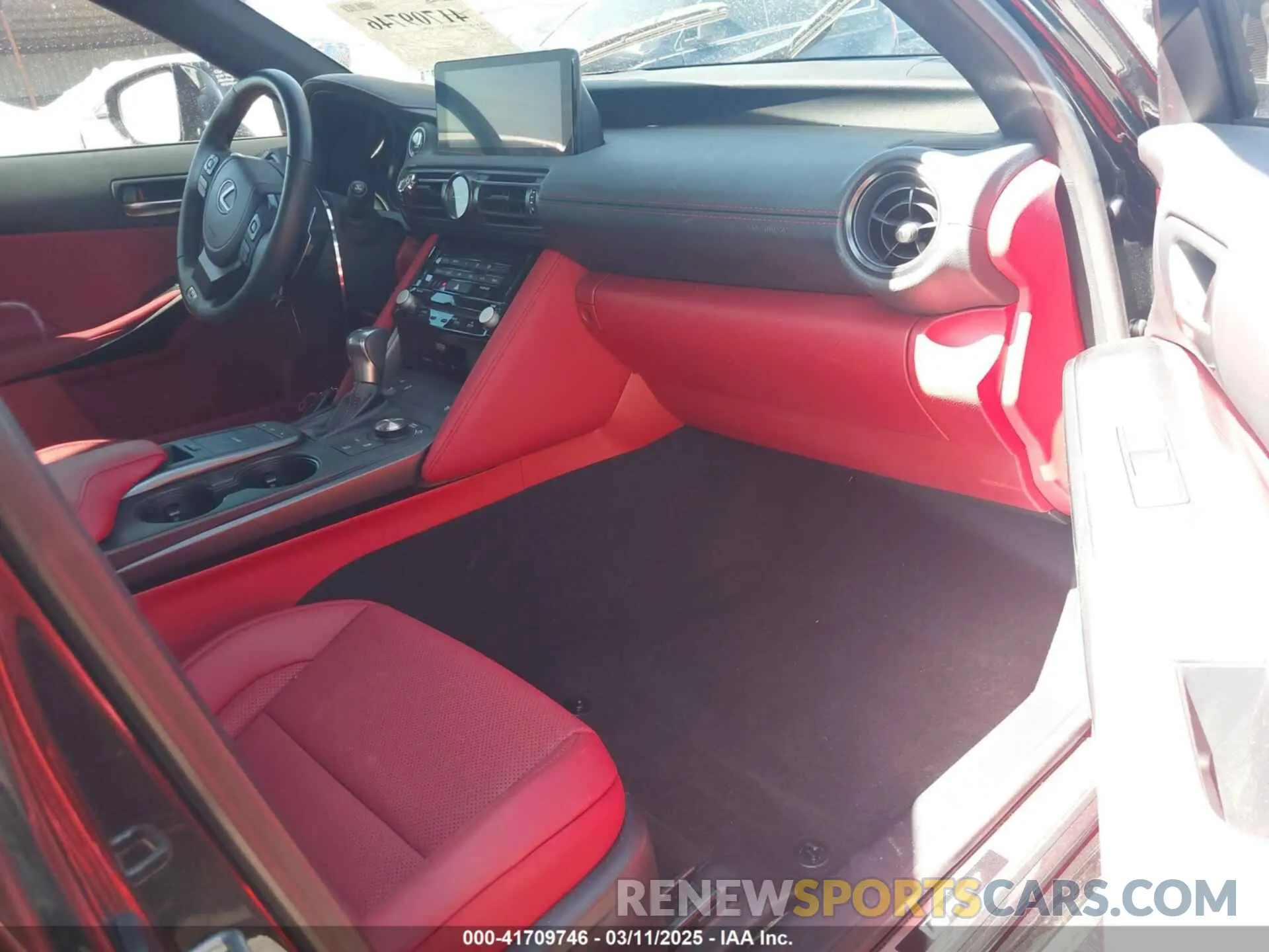 5 fotografías del automóvil dañado JTHAP1D25P5003215 LEXUS IS 500 2023