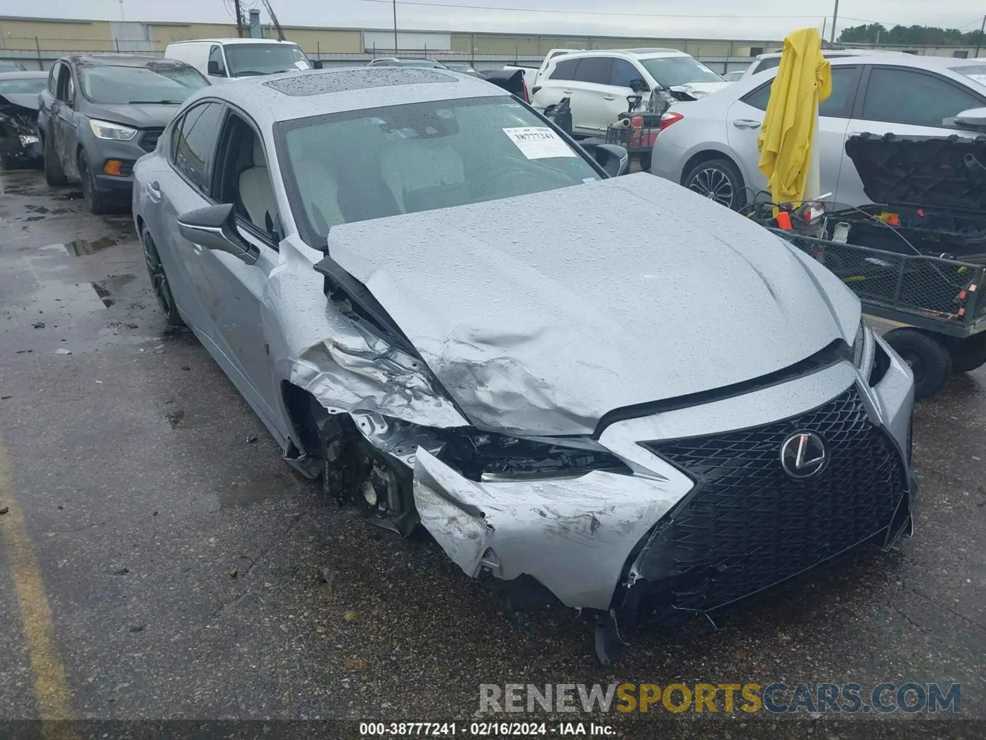 1 fotografías del automóvil dañado JTHAP1D29P5003203 LEXUS IS 500 2023