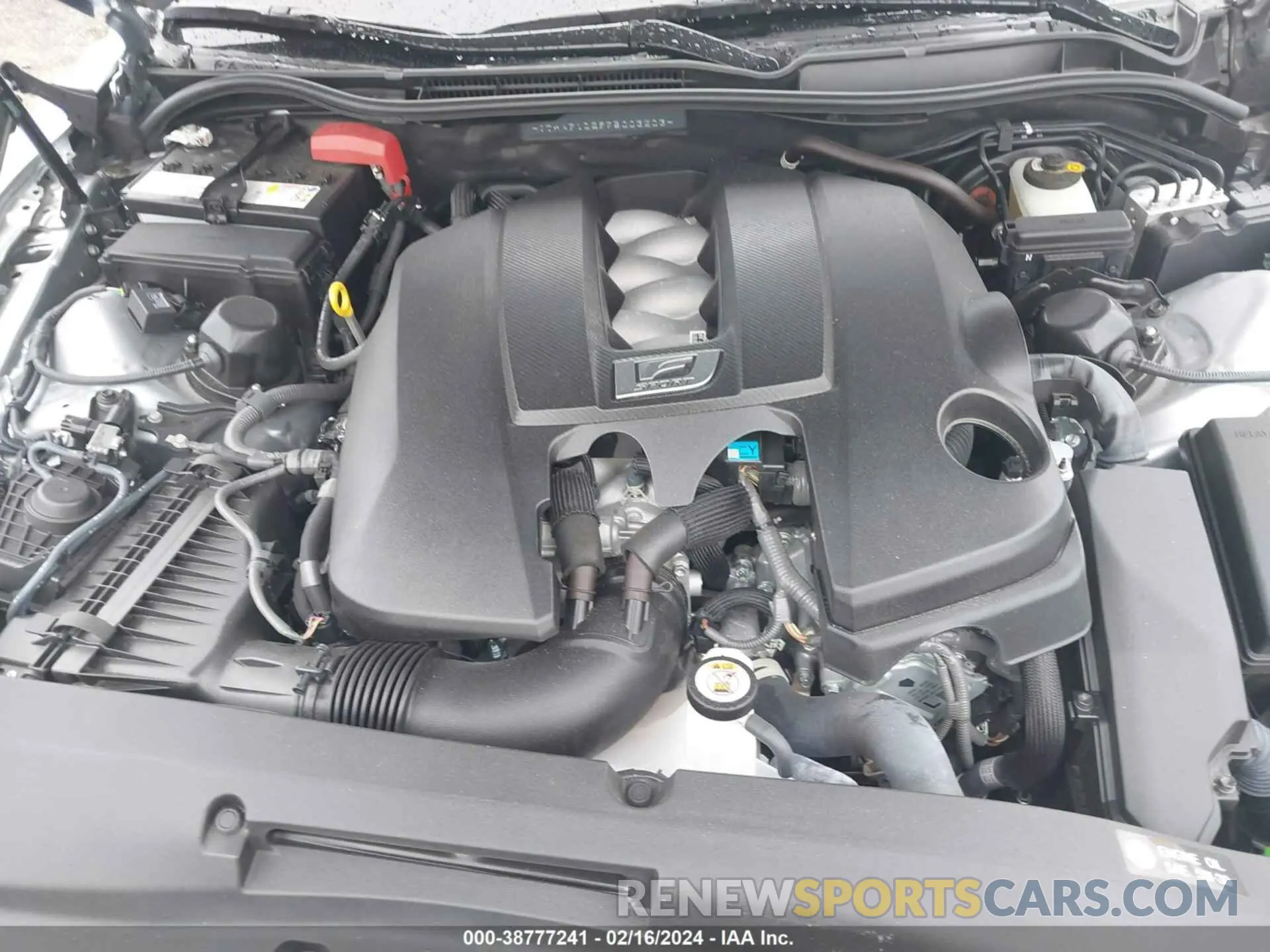 10 fotografías del automóvil dañado JTHAP1D29P5003203 LEXUS IS 500 2023