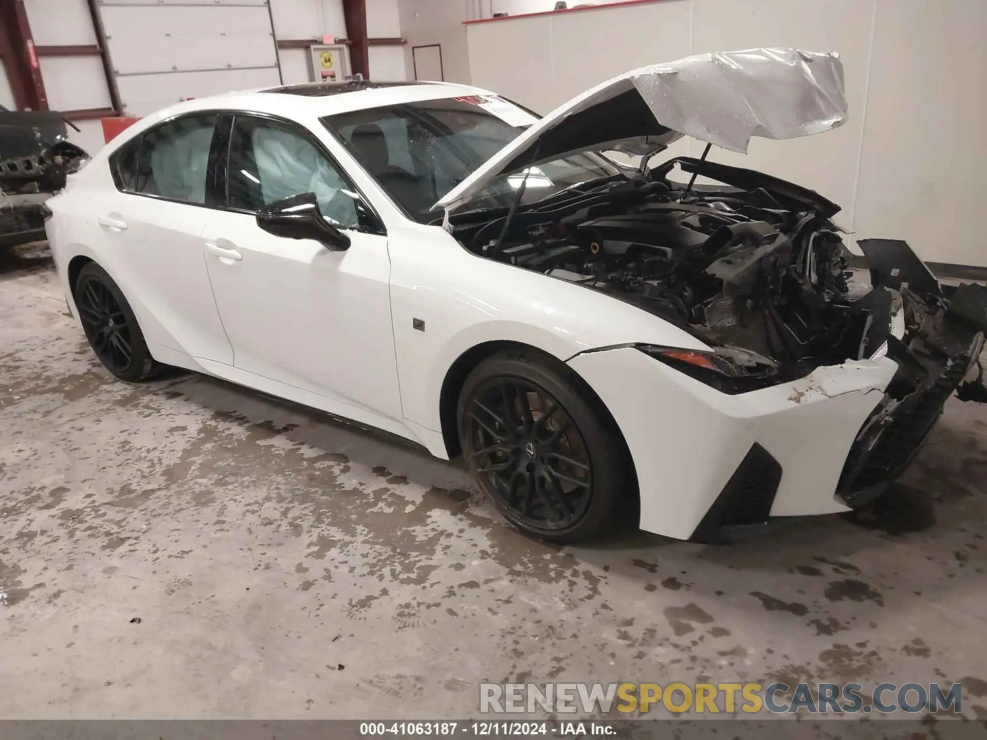 1 fotografías del automóvil dañado JTHAP1D25R5005422 LEXUS IS 500 2024