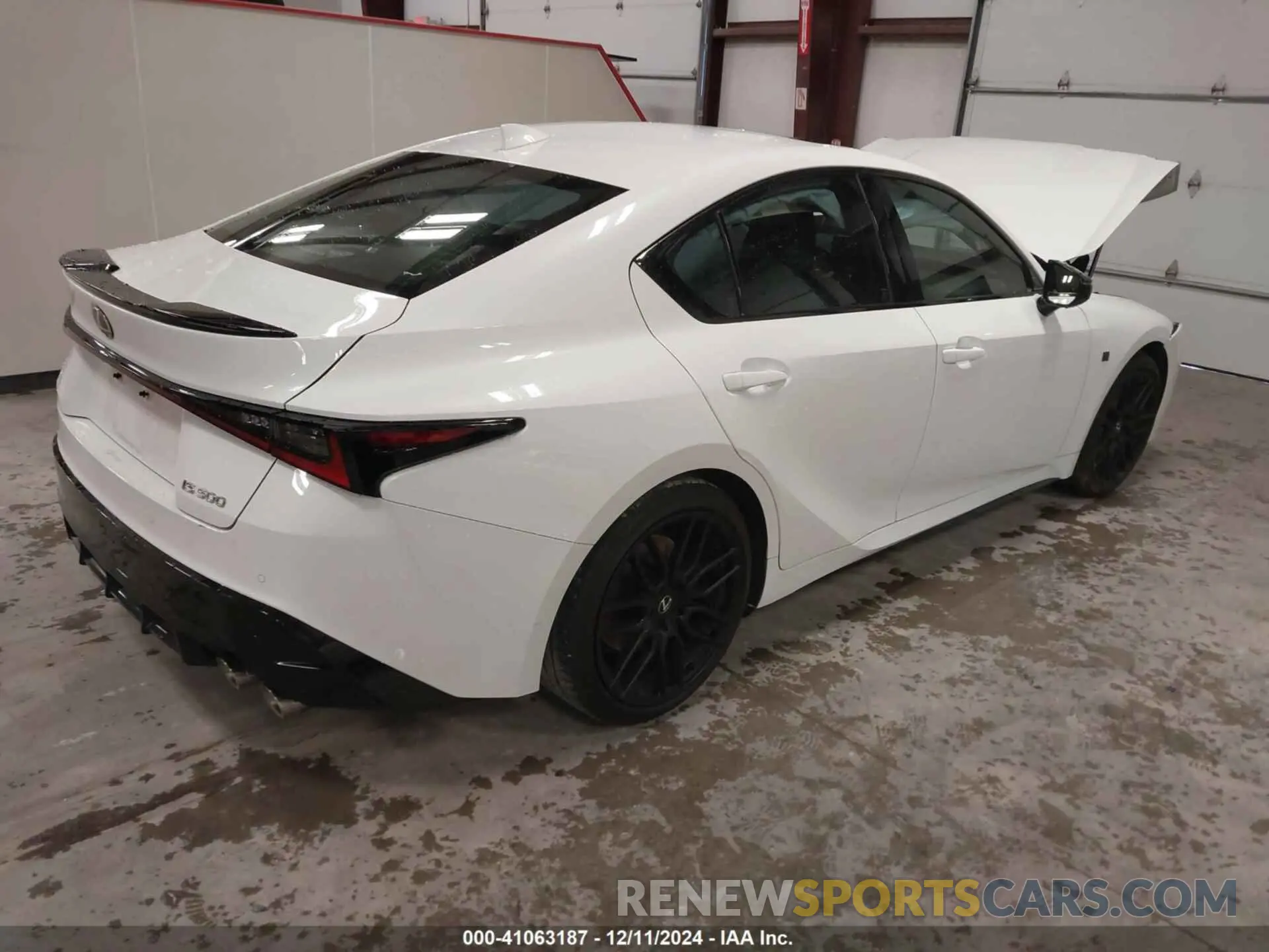 4 fotografías del automóvil dañado JTHAP1D25R5005422 LEXUS IS 500 2024