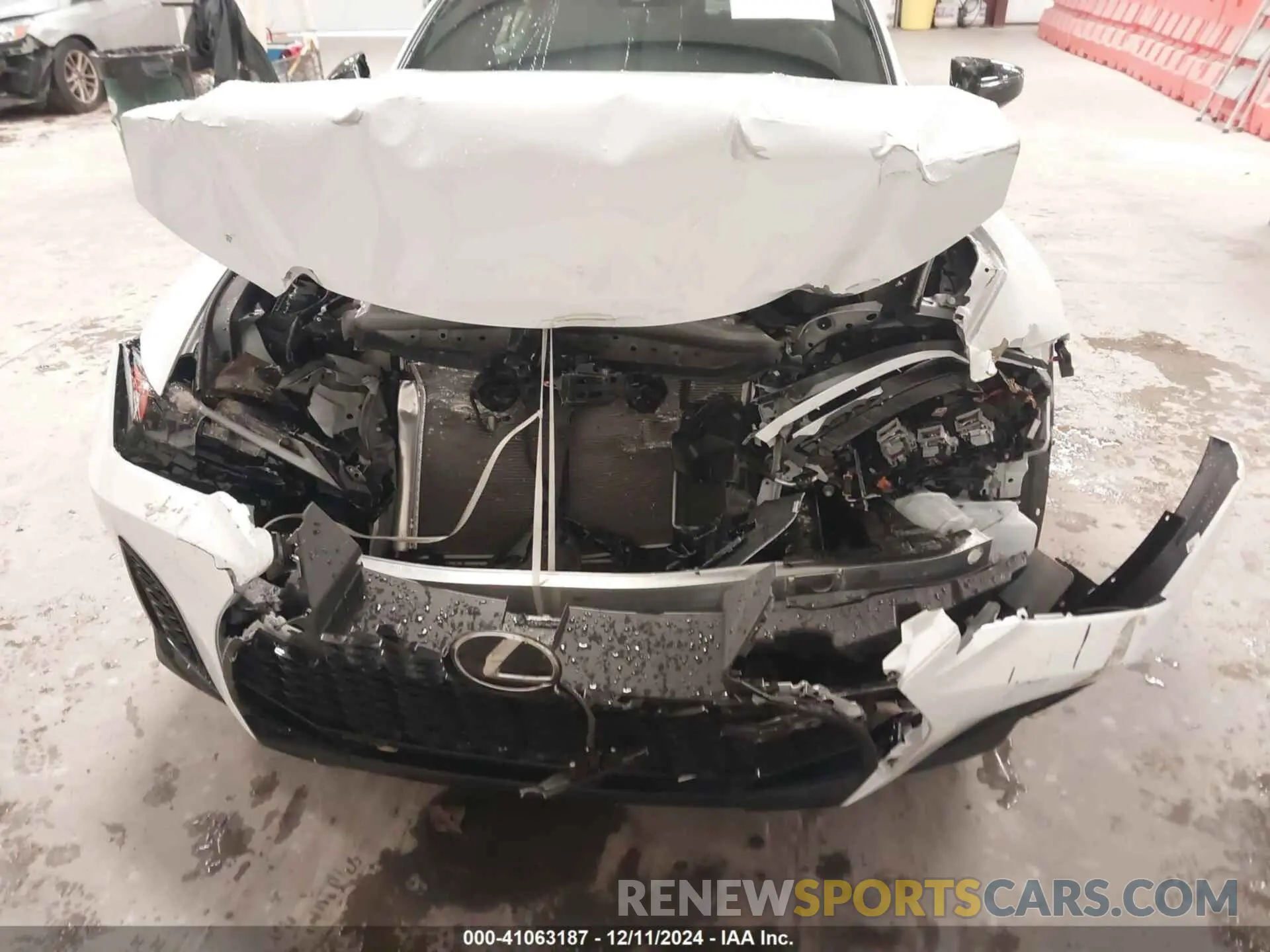 6 fotografías del automóvil dañado JTHAP1D25R5005422 LEXUS IS 500 2024