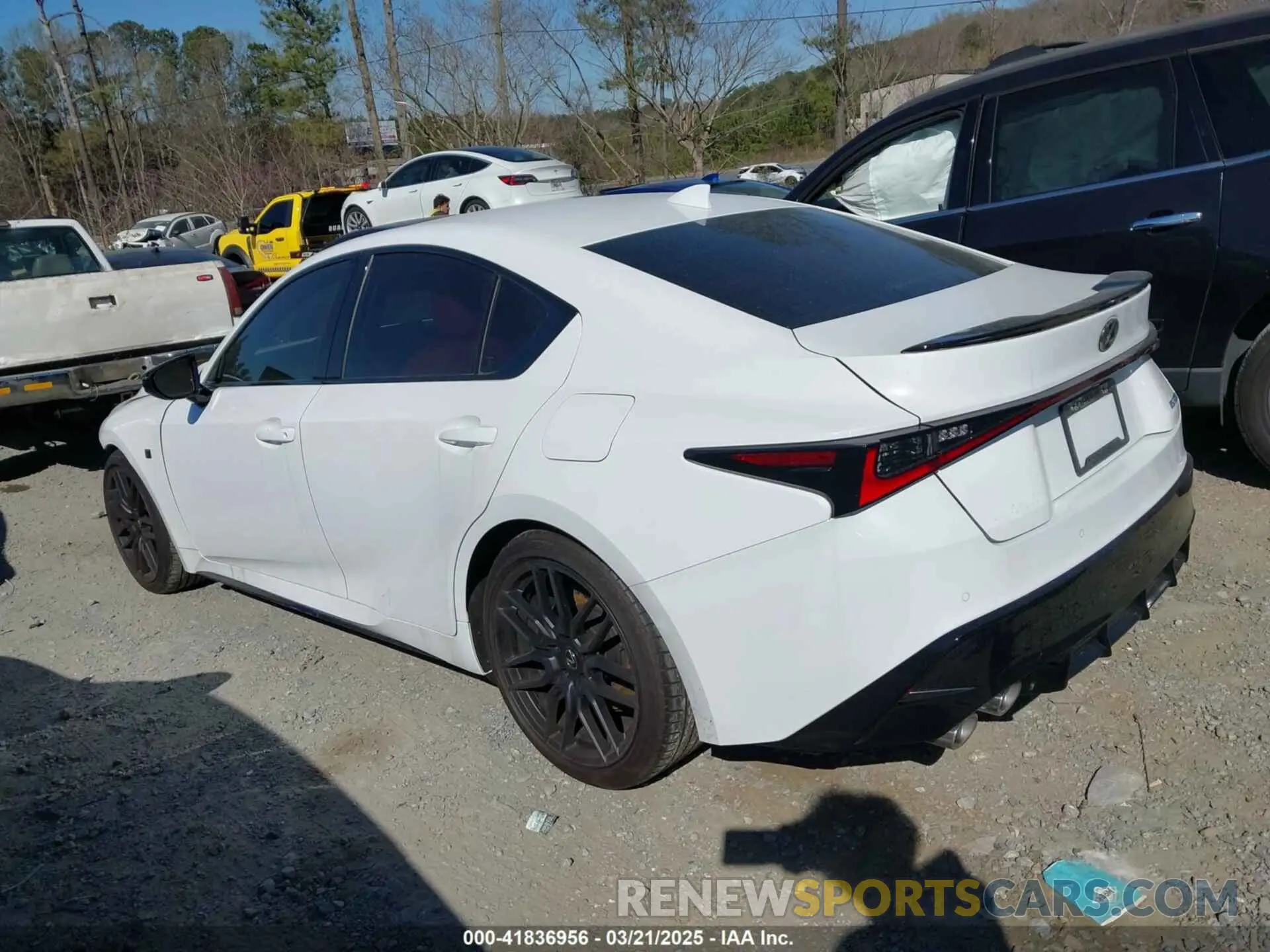 14 fotografías del automóvil dañado JTHAP1D28R5006211 LEXUS IS 500 2024