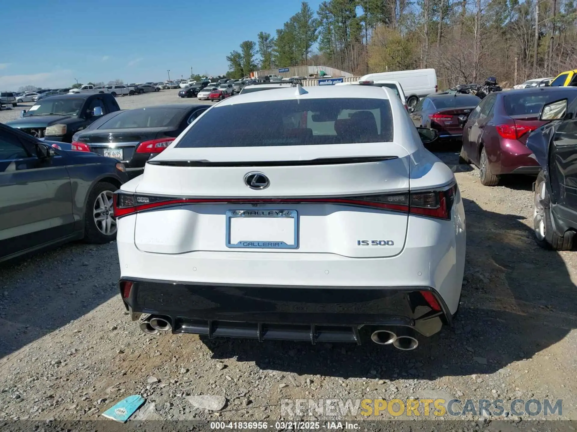 16 fotografías del automóvil dañado JTHAP1D28R5006211 LEXUS IS 500 2024