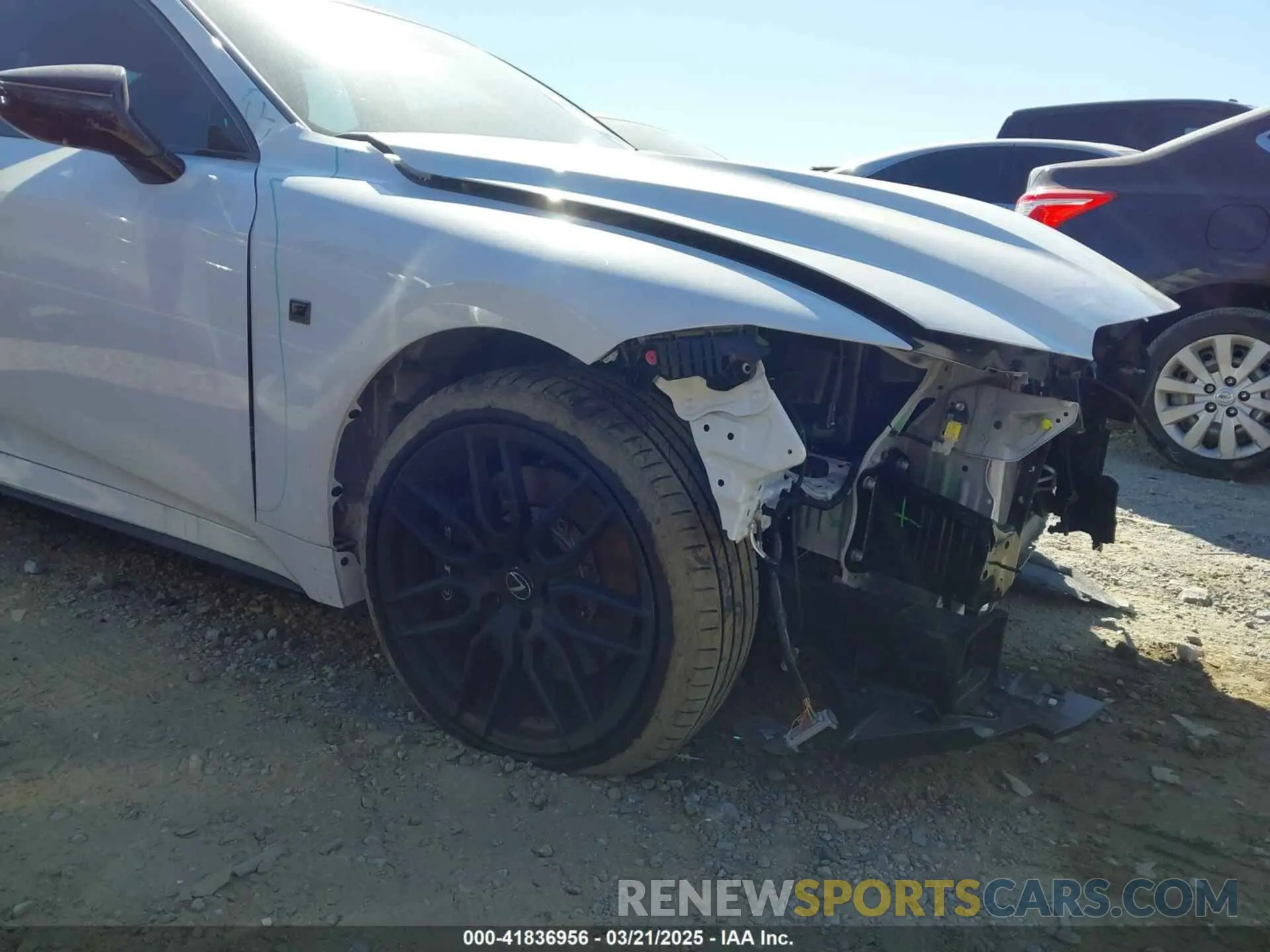 17 fotografías del automóvil dañado JTHAP1D28R5006211 LEXUS IS 500 2024