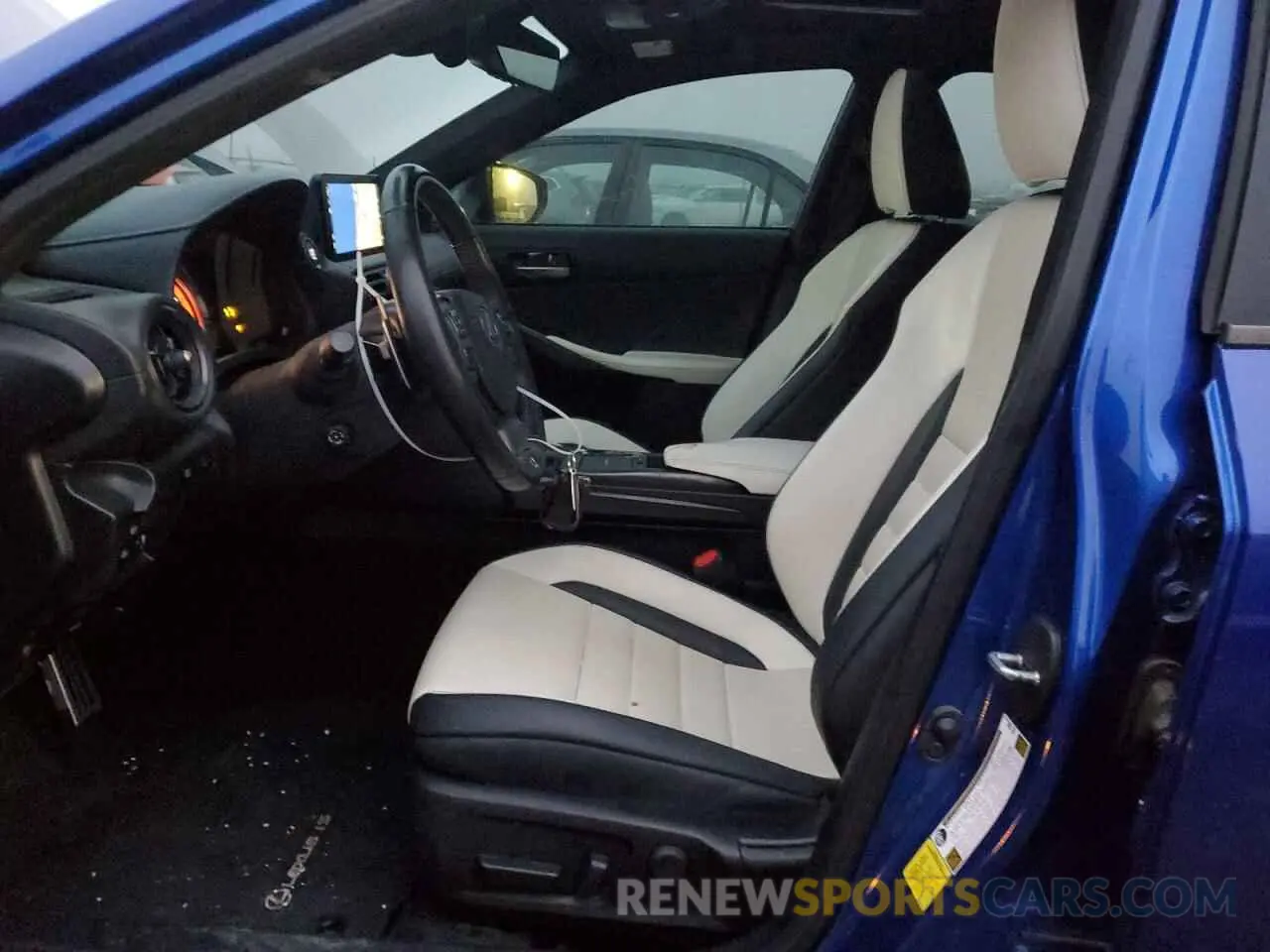 7 fotografías del automóvil dañado JTHAP1D21P5003048 LEXUS IS 500 F S 2023