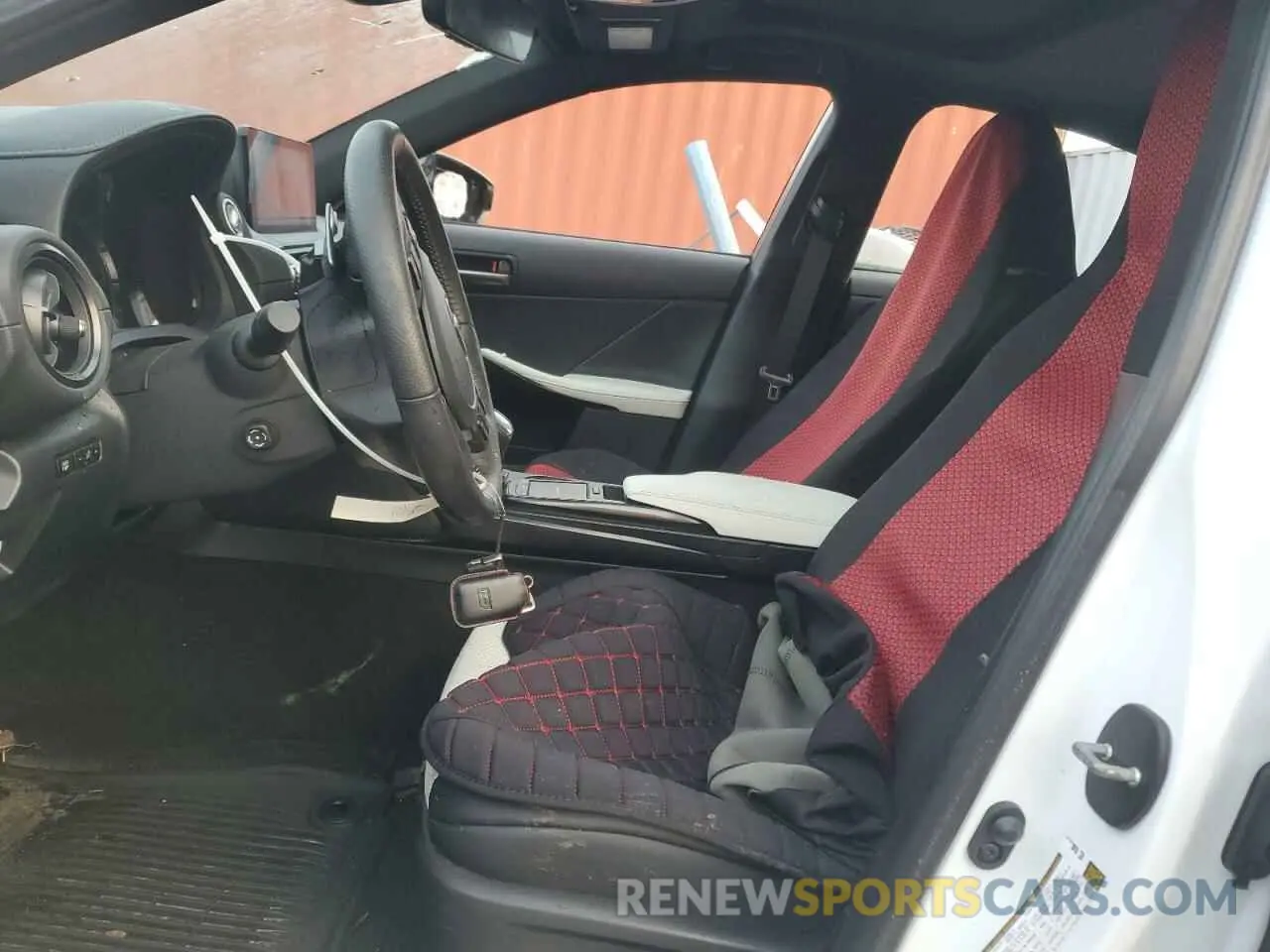 7 fotografías del automóvil dañado JTHAP1D24P5004355 LEXUS IS 500 F S 2023