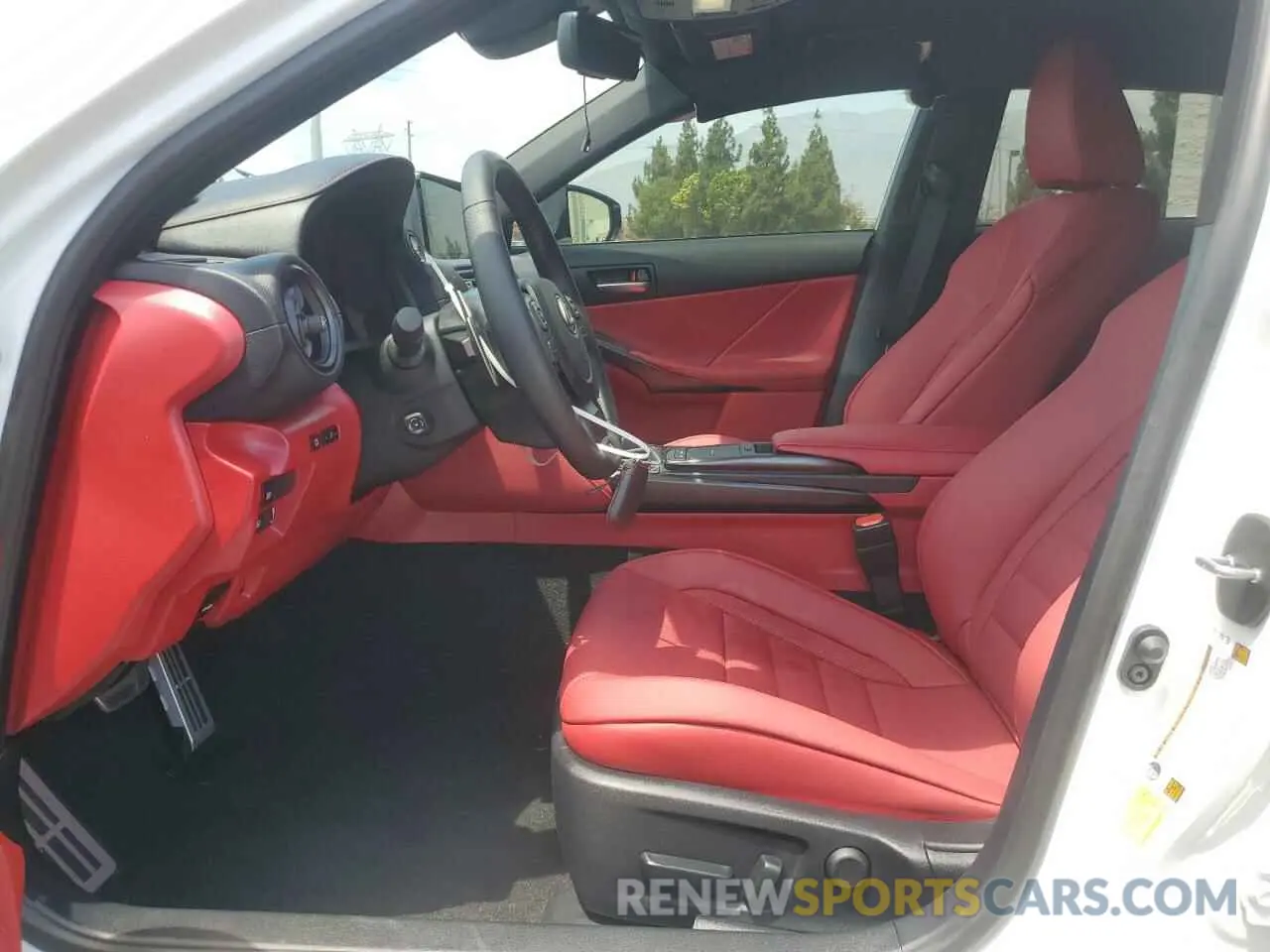7 fotografías del automóvil dañado JTHAP1D29R5006055 LEXUS IS 500 F S 2024