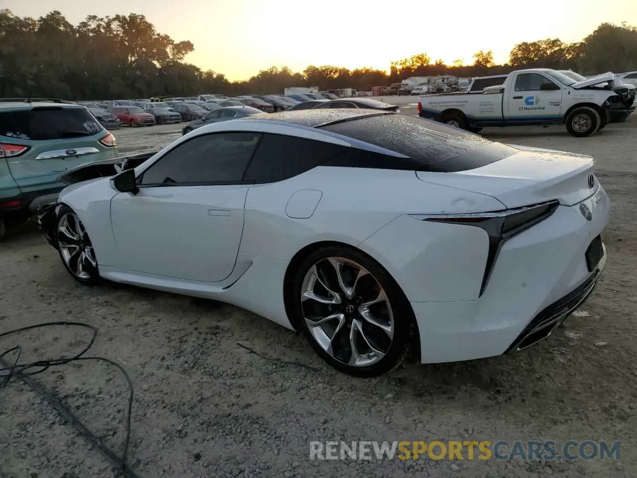 2 fotografías del automóvil dañado JTHHP5AY0KA007123 LEXUS LC500 2019