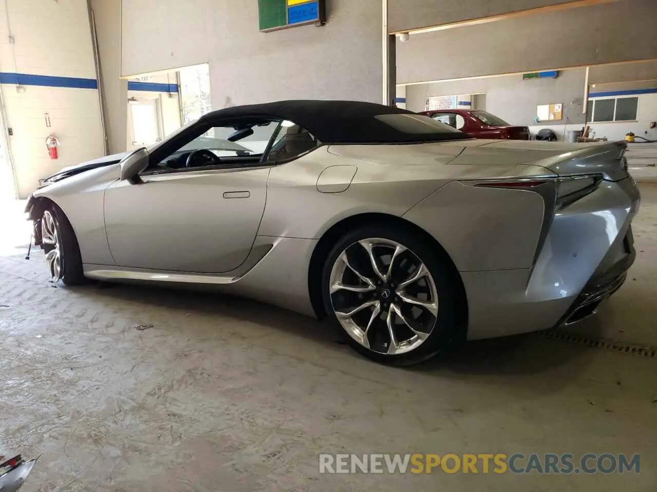 2 fotografías del automóvil dañado JTHKPAAY9MA101874 LEXUS LC500 2021