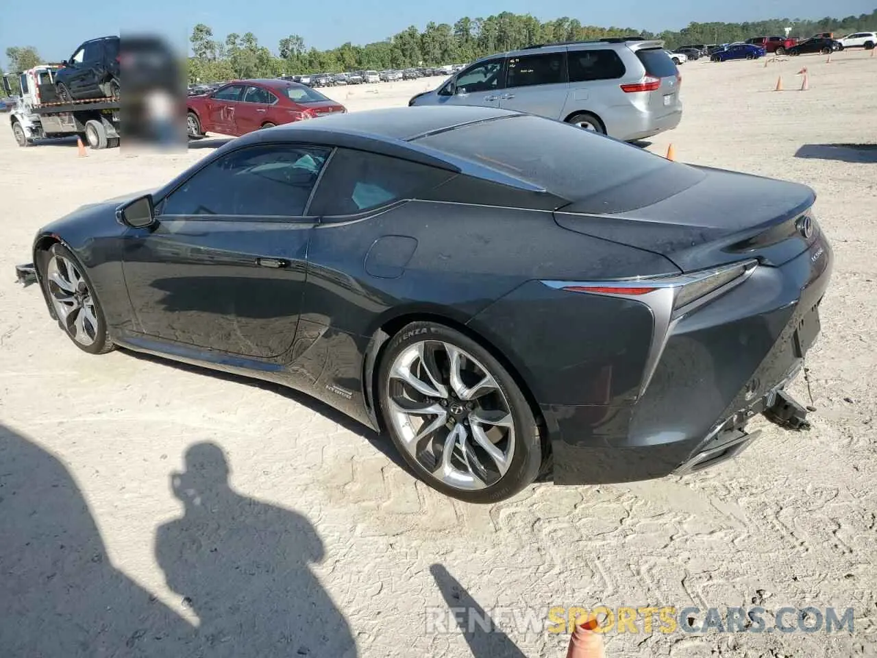 2 fotografías del automóvil dañado JTHJY5AY9NA002294 LEXUS LC500 2022
