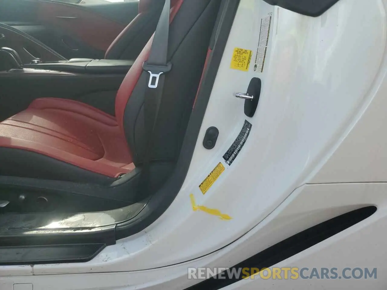12 fotografías del automóvil dañado JTHMPAAY4PA106848 LEXUS LC500 2023