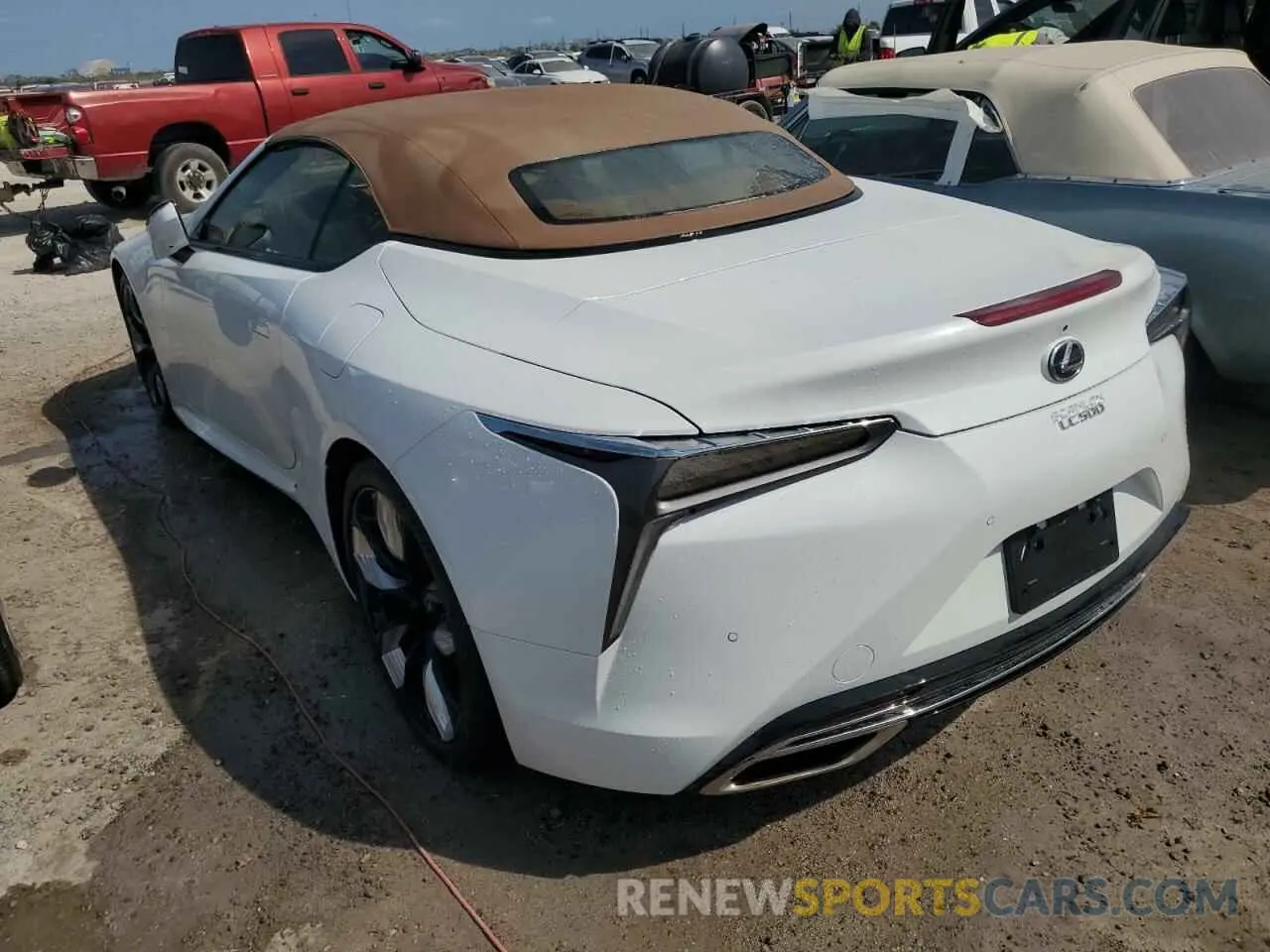 2 fotografías del automóvil dañado JTHMPAAY1RA108771 LEXUS LC500 2024