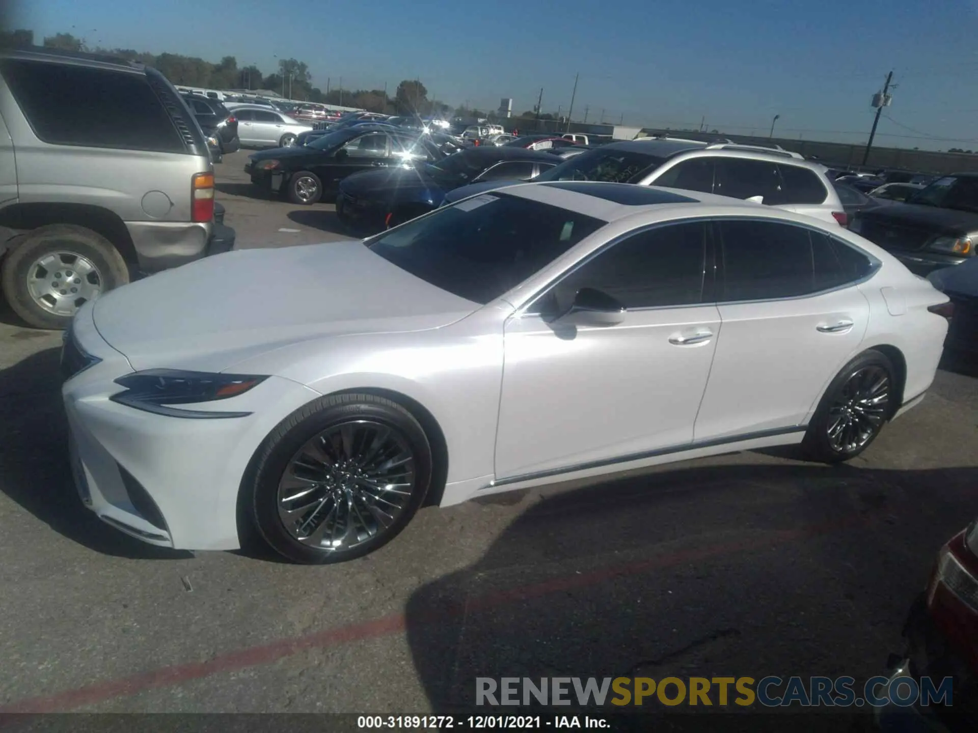 2 fotografías del automóvil dañado JTHD51FF9L5012240 LEXUS LS 2020