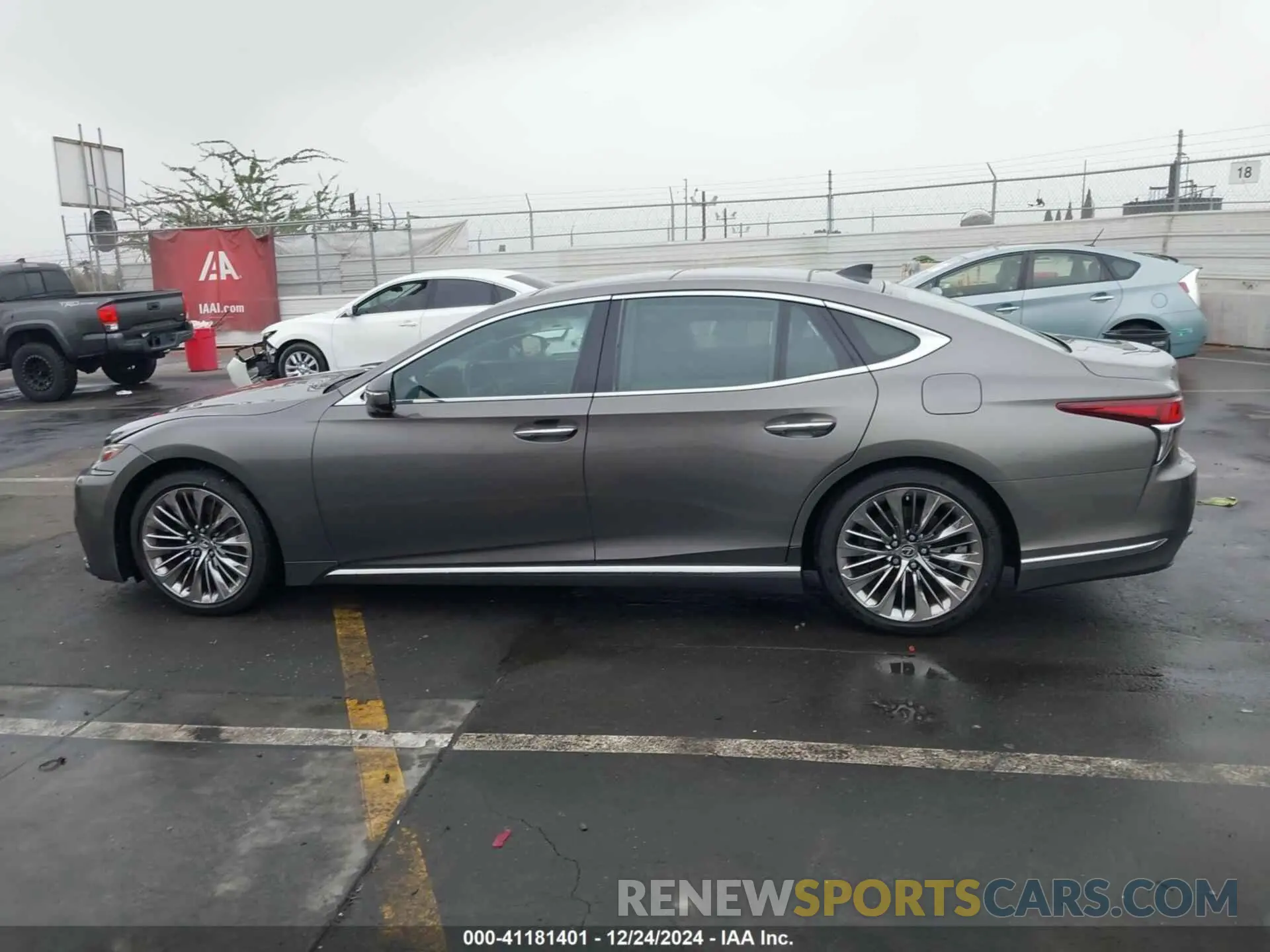 14 fotografías del automóvil dañado JTHB5LFF6K5008714 LEXUS LS 500 2019