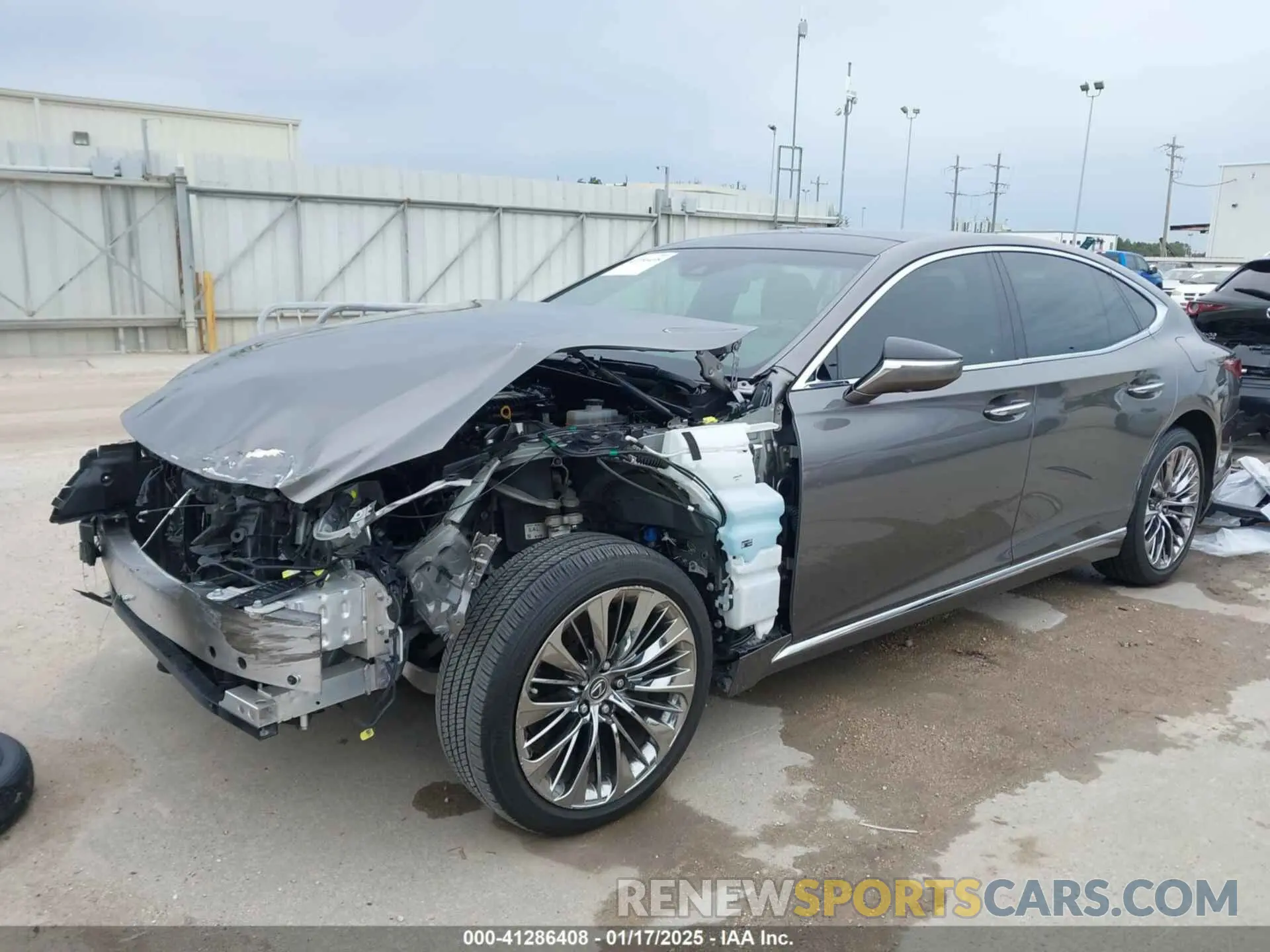 2 fotografías del automóvil dañado JTHD51FF5N5015672 LEXUS LS 500 2022