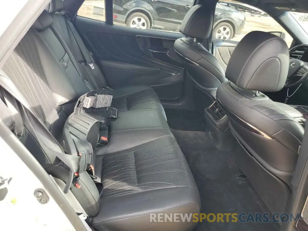 10 fotografías del automóvil dañado JTHB51FF0K5007160 LEXUS LS500 2019