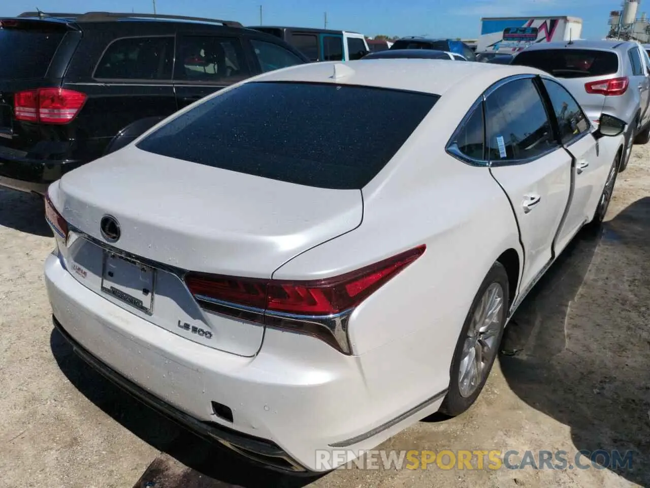 3 fotografías del automóvil dañado JTHB51FF4K5008165 LEXUS LS500 2019