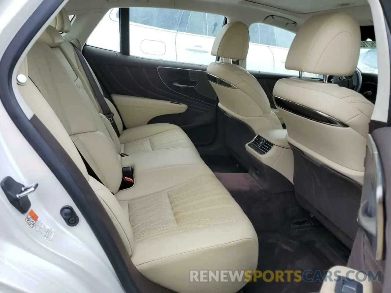 10 fotografías del automóvil dañado JTHB51FF8K5009061 LEXUS LS500 2019