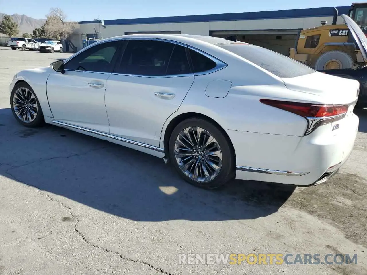 2 fotografías del automóvil dañado JTHB51FF9K5008940 LEXUS LS500 2019