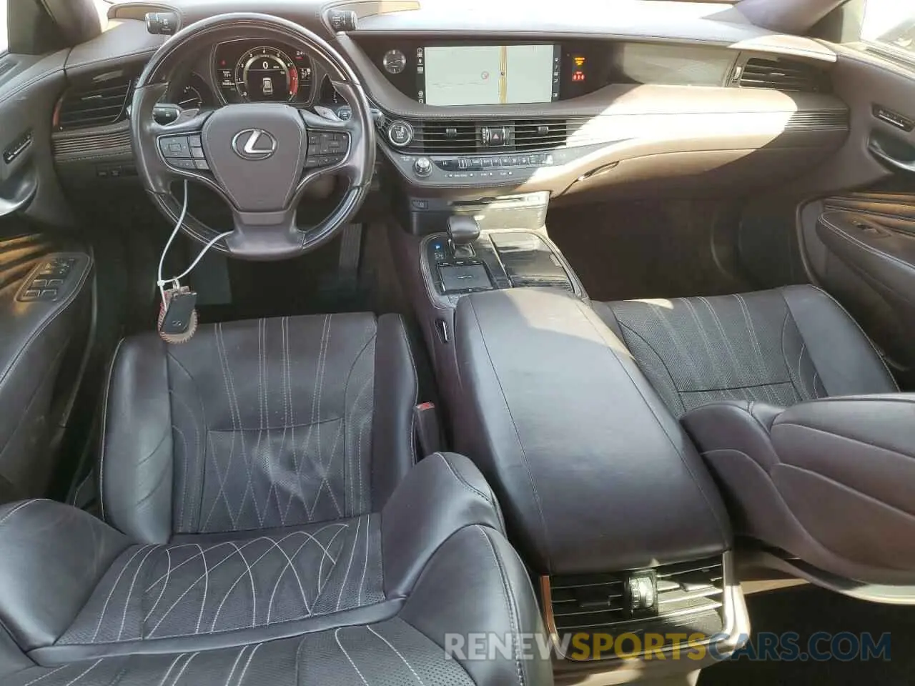 8 fotografías del automóvil dañado JTHB51FF9K5008940 LEXUS LS500 2019