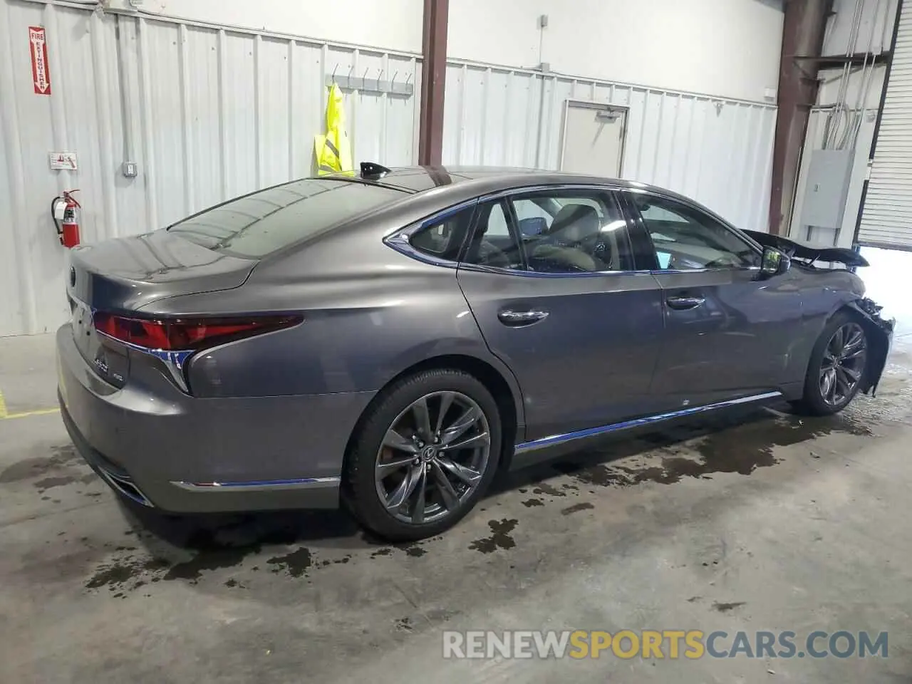 3 fotografías del automóvil dañado JTHC51FF0K5005655 LEXUS LS500 2019