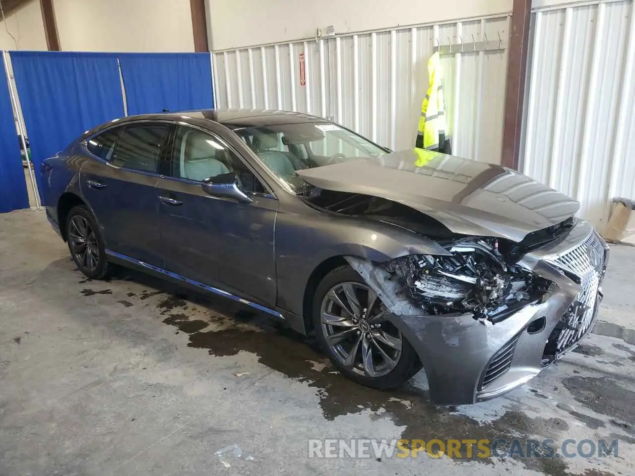 4 fotografías del automóvil dañado JTHC51FF0K5005655 LEXUS LS500 2019