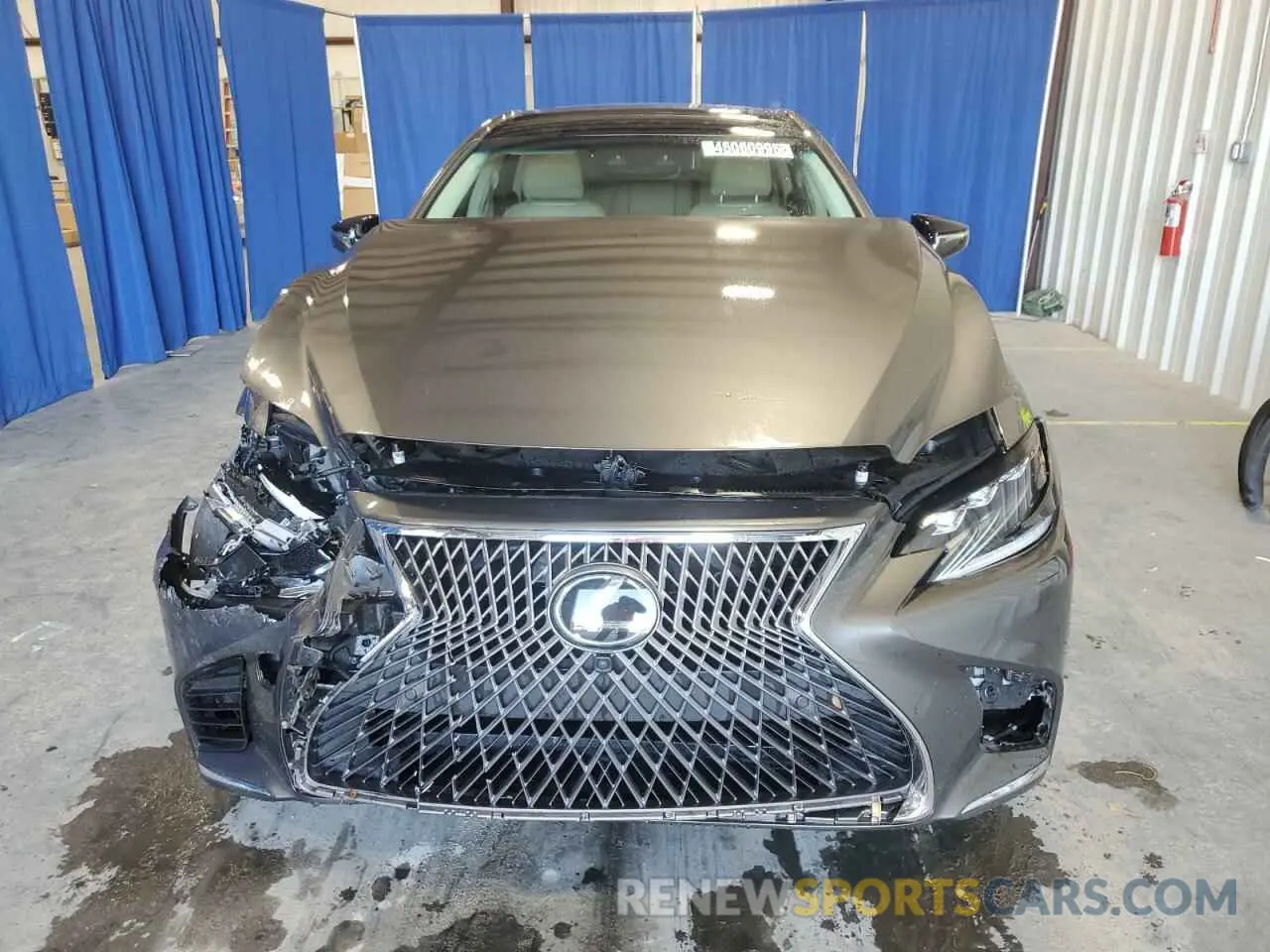 5 fotografías del automóvil dañado JTHC51FF0K5005655 LEXUS LS500 2019
