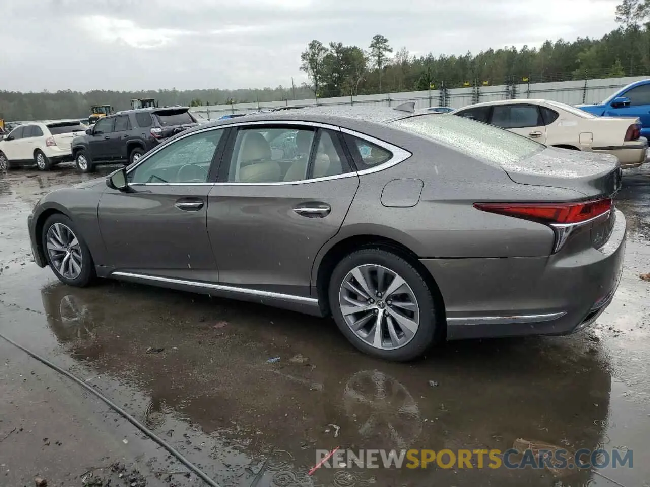 2 fotografías del automóvil dañado JTHC51FF2K5005429 LEXUS LS500 2019