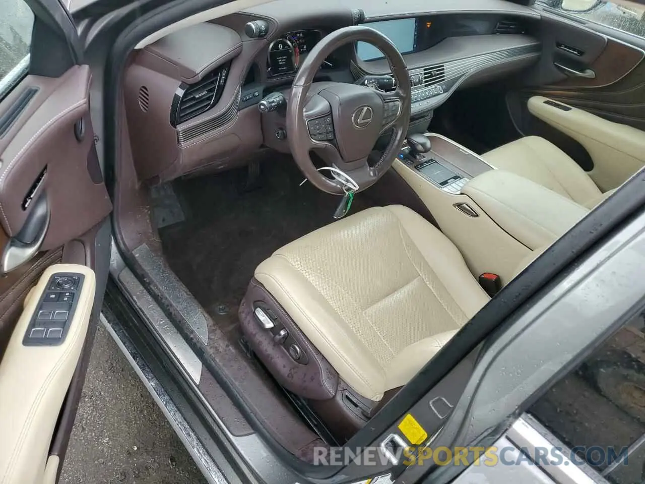 8 fotografías del automóvil dañado JTHC51FF2K5005429 LEXUS LS500 2019