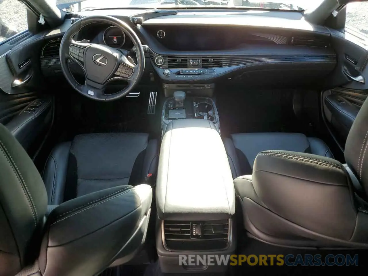8 fotografías del automóvil dañado JTHC51FF2K5005916 LEXUS LS500 2019
