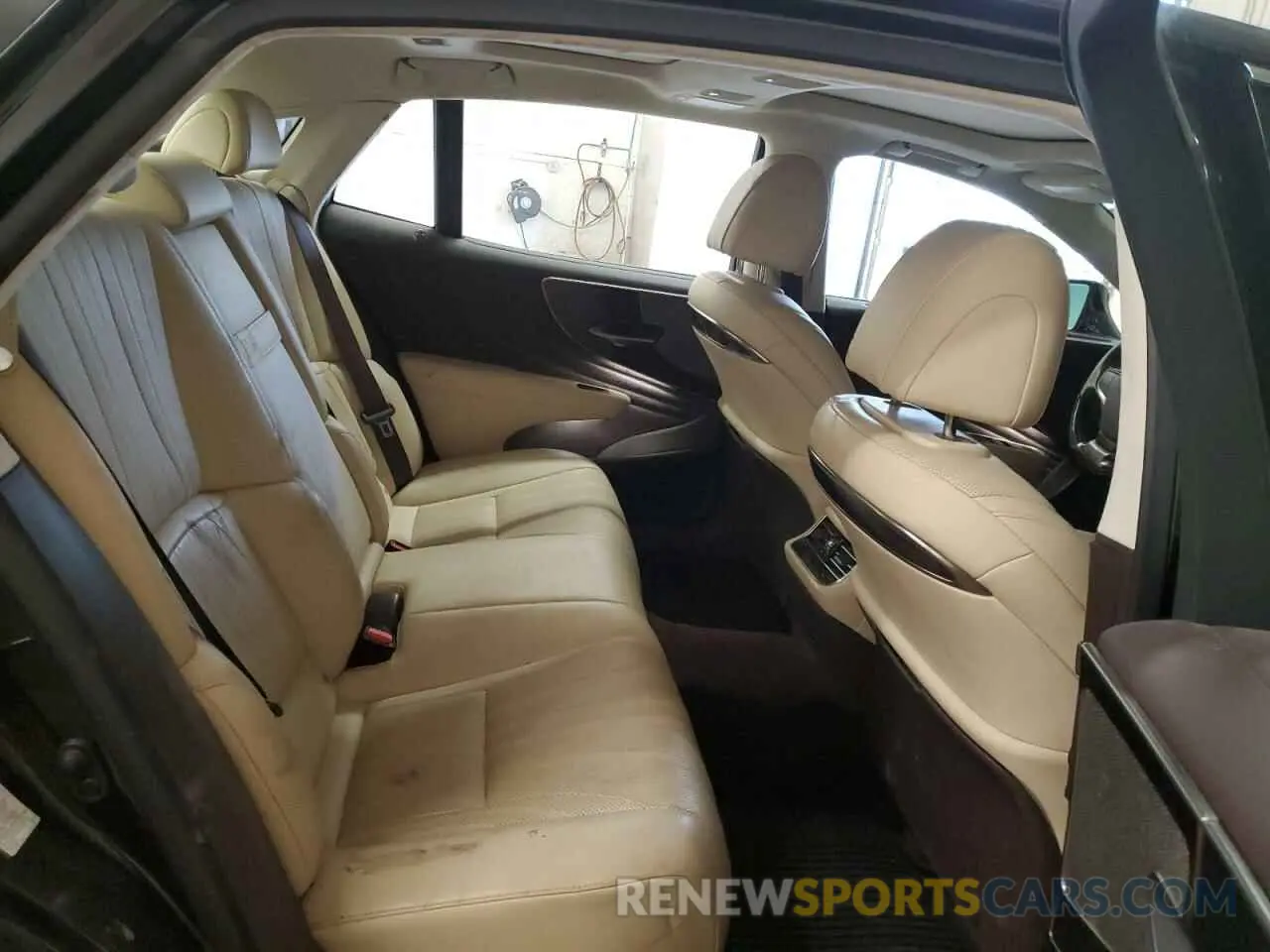 10 fotografías del automóvil dañado JTHC51FF6K5006583 LEXUS LS500 2019