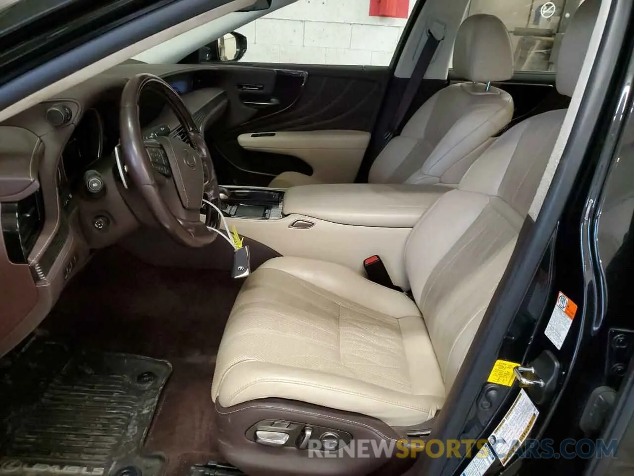 7 fotografías del automóvil dañado JTHC51FF6K5006583 LEXUS LS500 2019