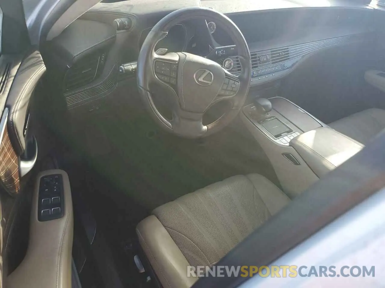 8 fotografías del automóvil dañado JTHD51FF4L5012839 LEXUS LS500 2020
