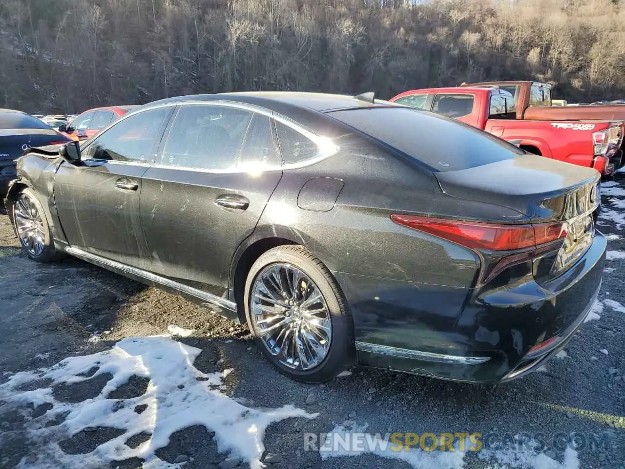 2 fotografías del automóvil dañado JTHD51FF1M5014484 LEXUS LS500 2021