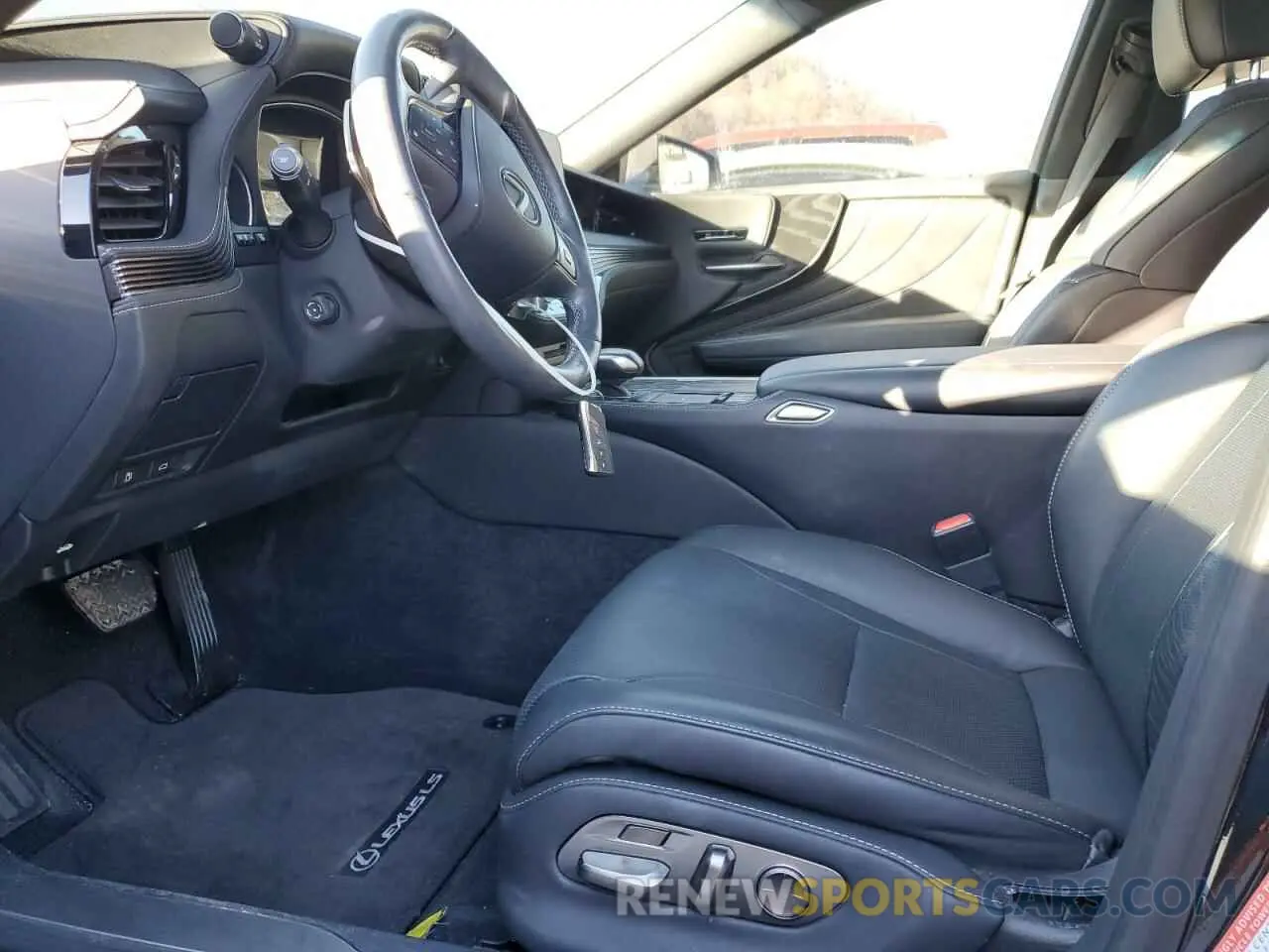 7 fotografías del automóvil dañado JTHD51FF1M5014484 LEXUS LS500 2021