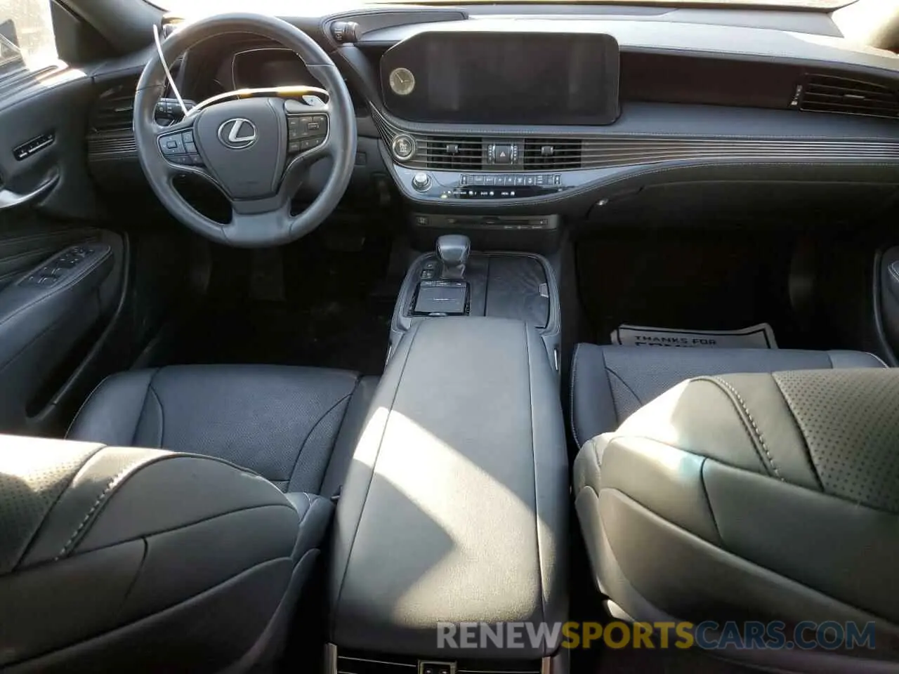 8 fotografías del automóvil dañado JTHD51FF1M5014484 LEXUS LS500 2021