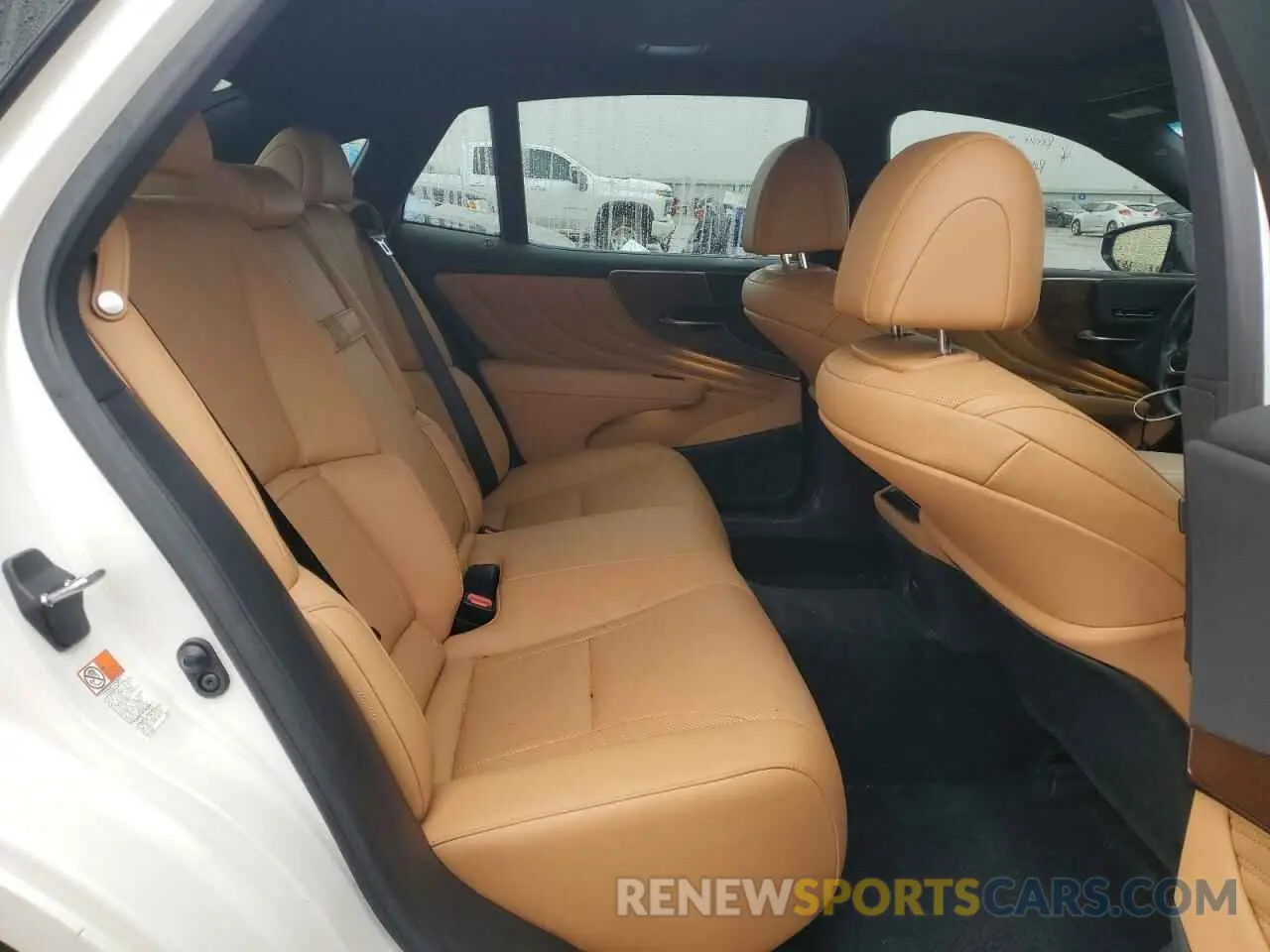 10 fotografías del automóvil dañado JTHD51FF7N5015883 LEXUS LS500 2022