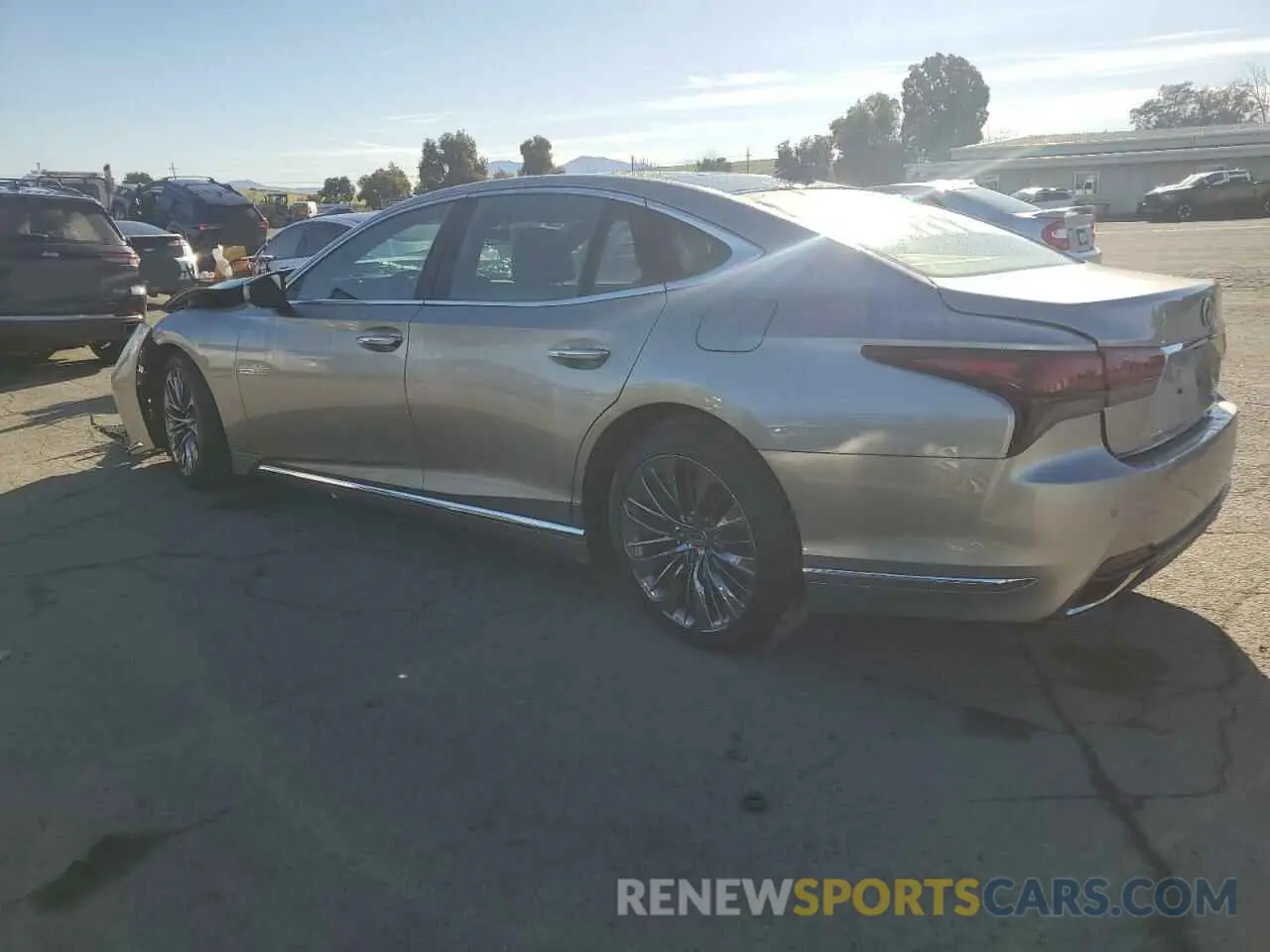 2 fotografías del automóvil dañado JTHD51FF2P5018953 LEXUS LS500 2023