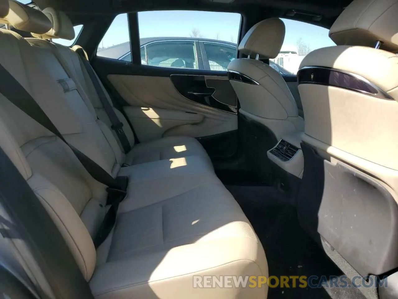 10 fotografías del automóvil dañado JTHD51FFXP5018702 LEXUS LS500 2023