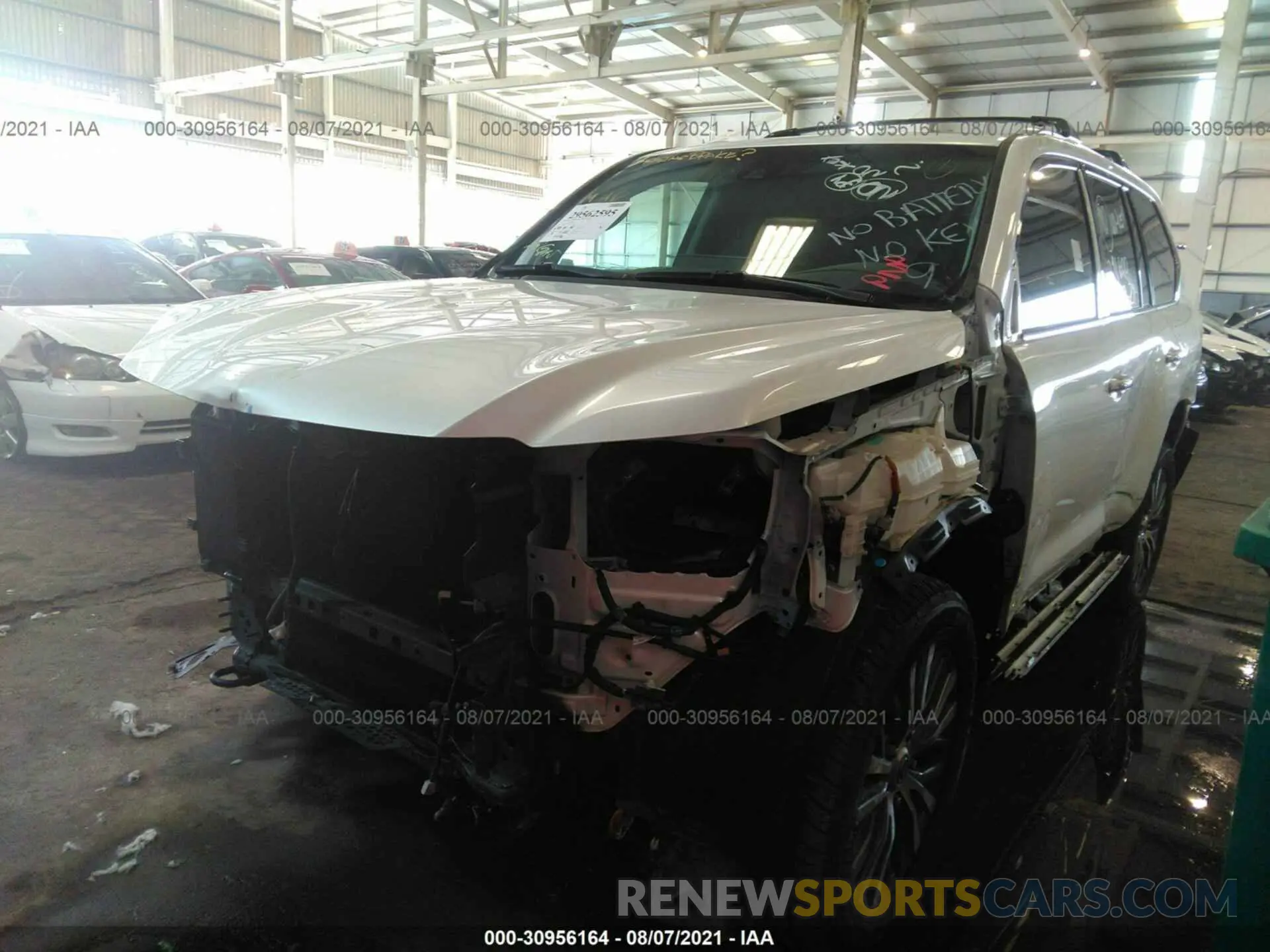 2 fotografías del automóvil dañado 000HY7AX6K4291600 LEXUS LX 2019