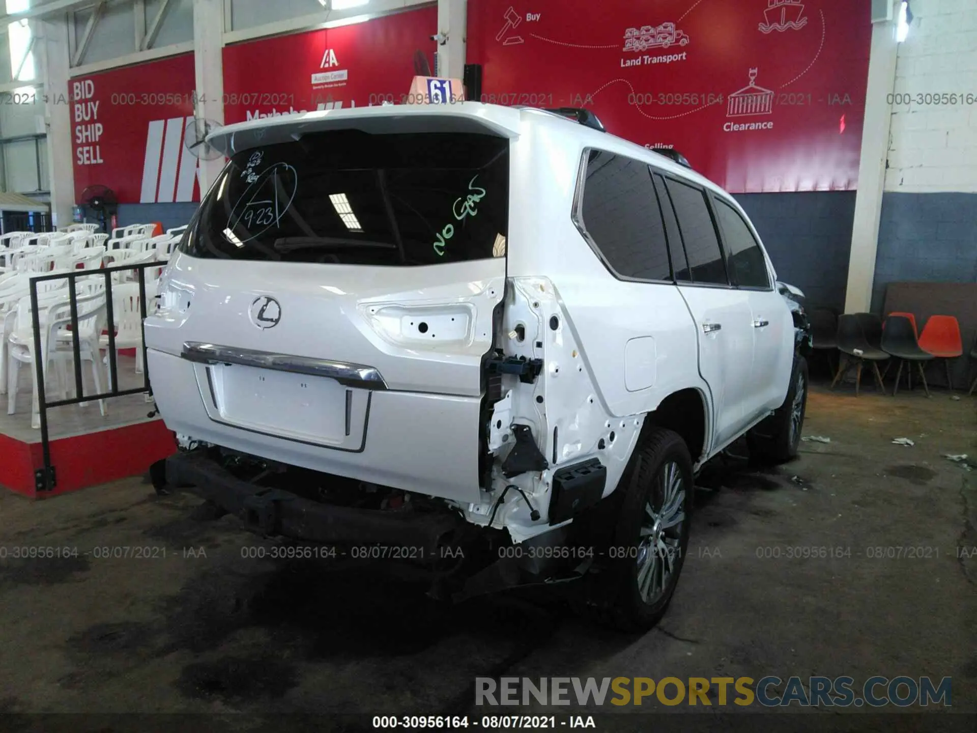 4 fotografías del automóvil dañado 000HY7AX6K4291600 LEXUS LX 2019