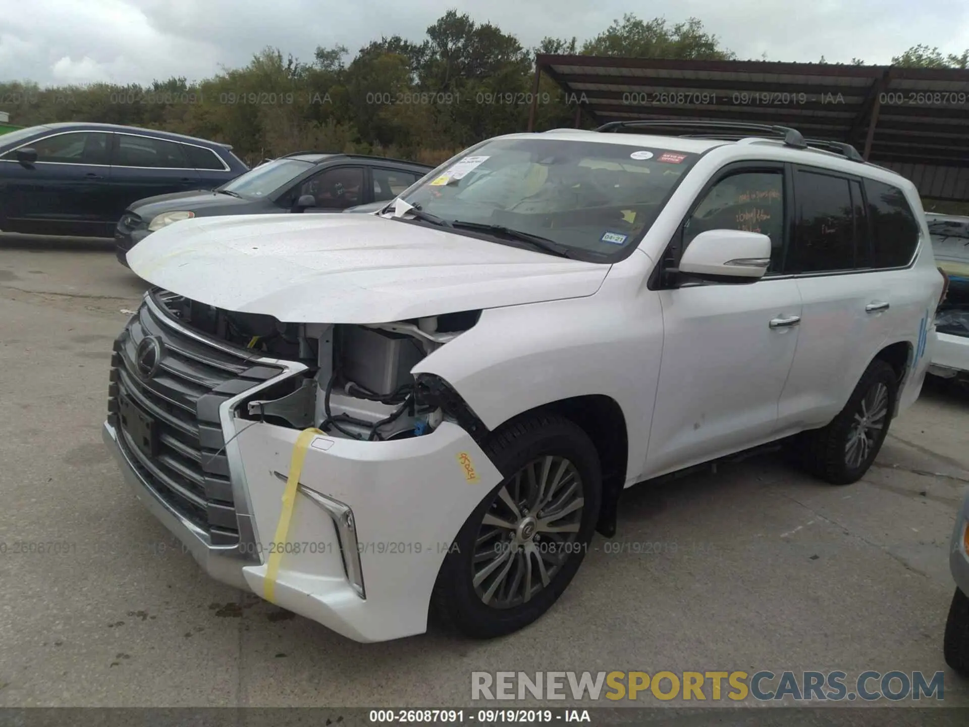 2 fotografías del automóvil dañado JTJHY7AX2K4301703 LEXUS LX 2019