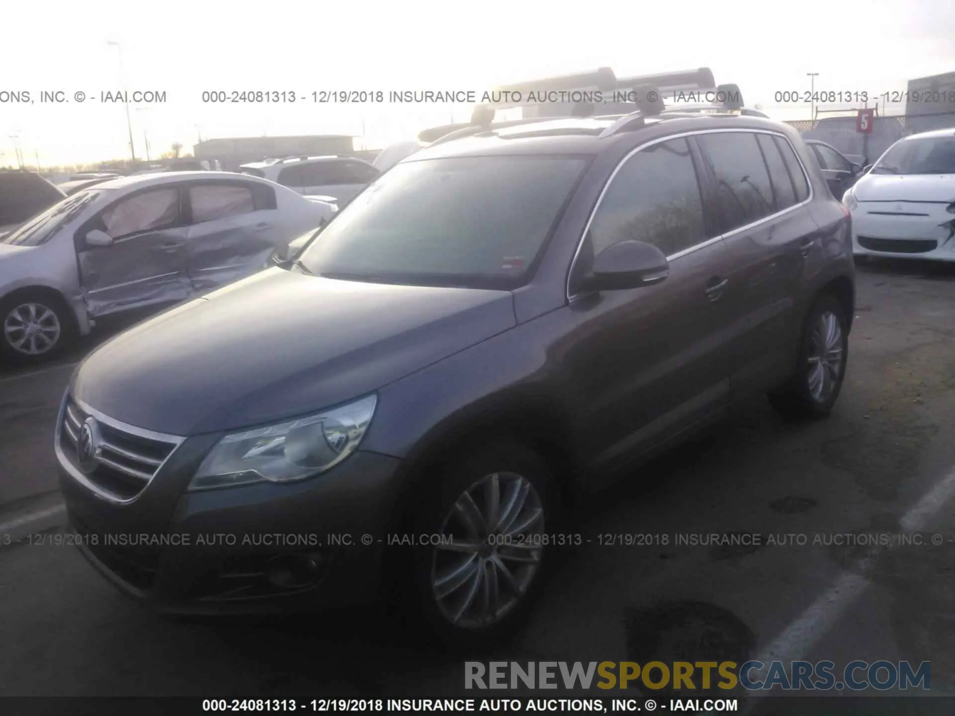 2 fotografías del automóvil dañado JTJHY7AX4K4283804 LEXUS LX 2019