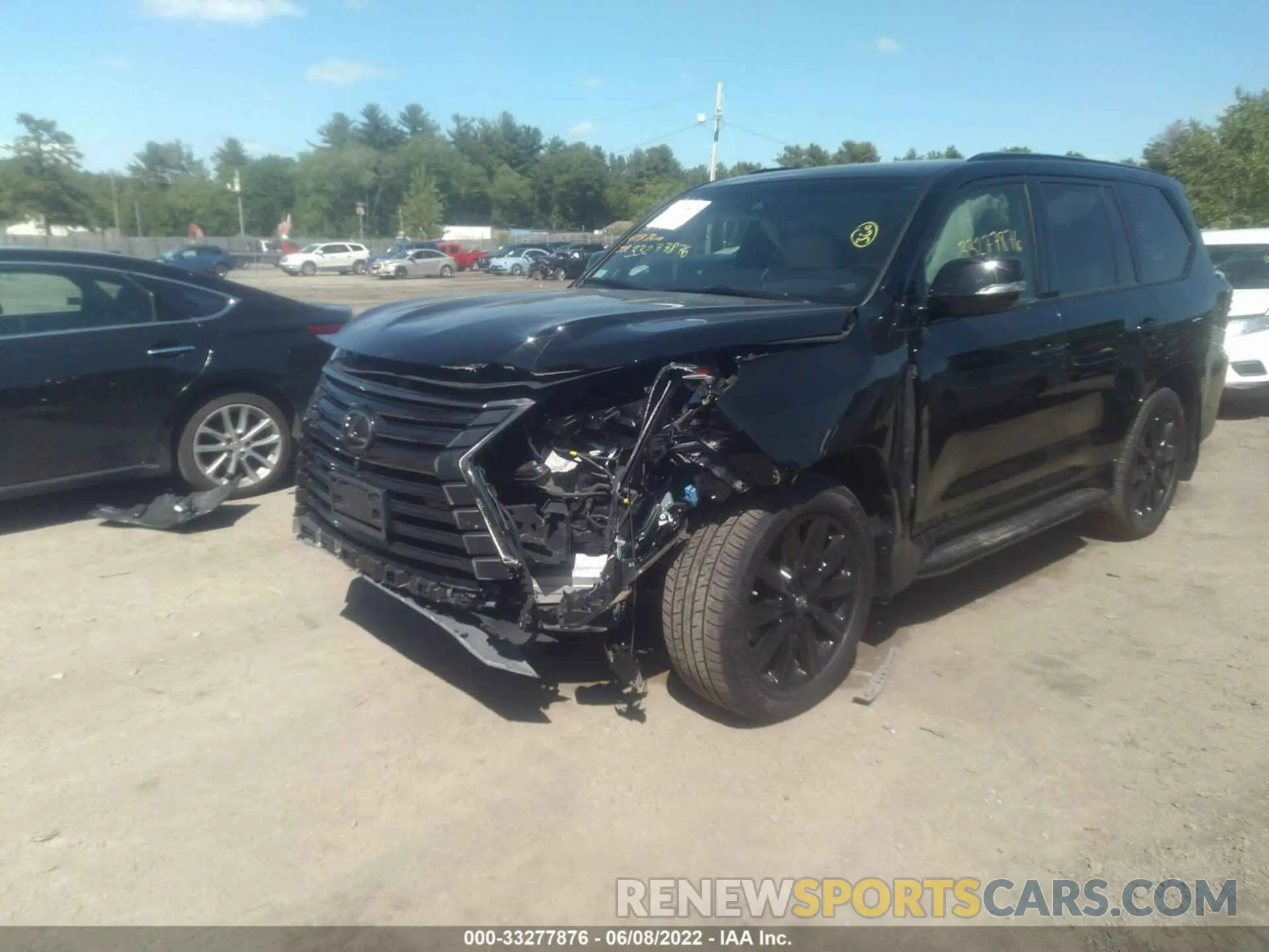 2 fotografías del automóvil dañado JTJHY7AX4K4294737 LEXUS LX 2019