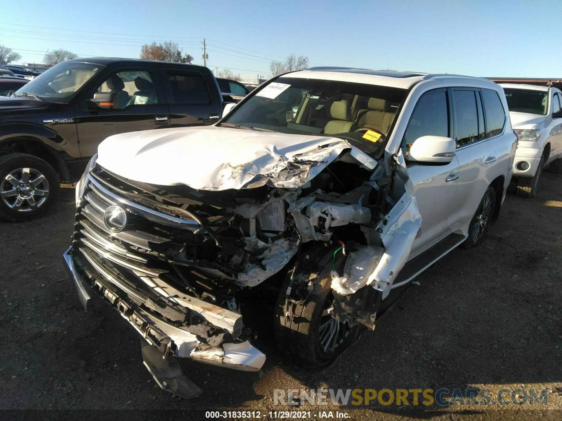 2 fotografías del automóvil dañado JTJHY7AX5K4283052 LEXUS LX 2019