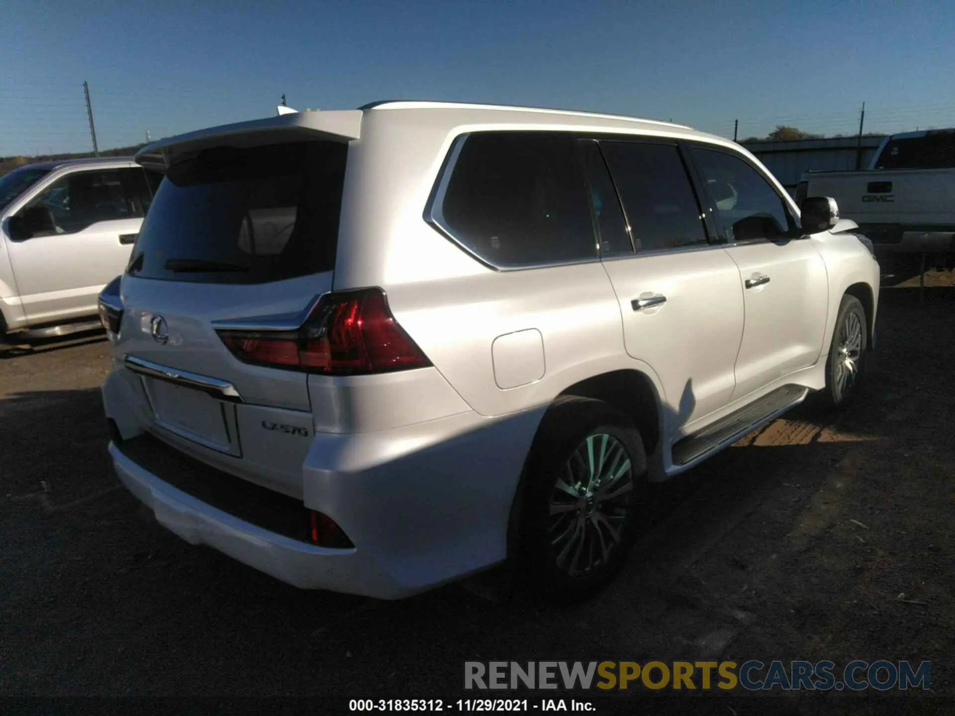4 fotografías del automóvil dañado JTJHY7AX5K4283052 LEXUS LX 2019