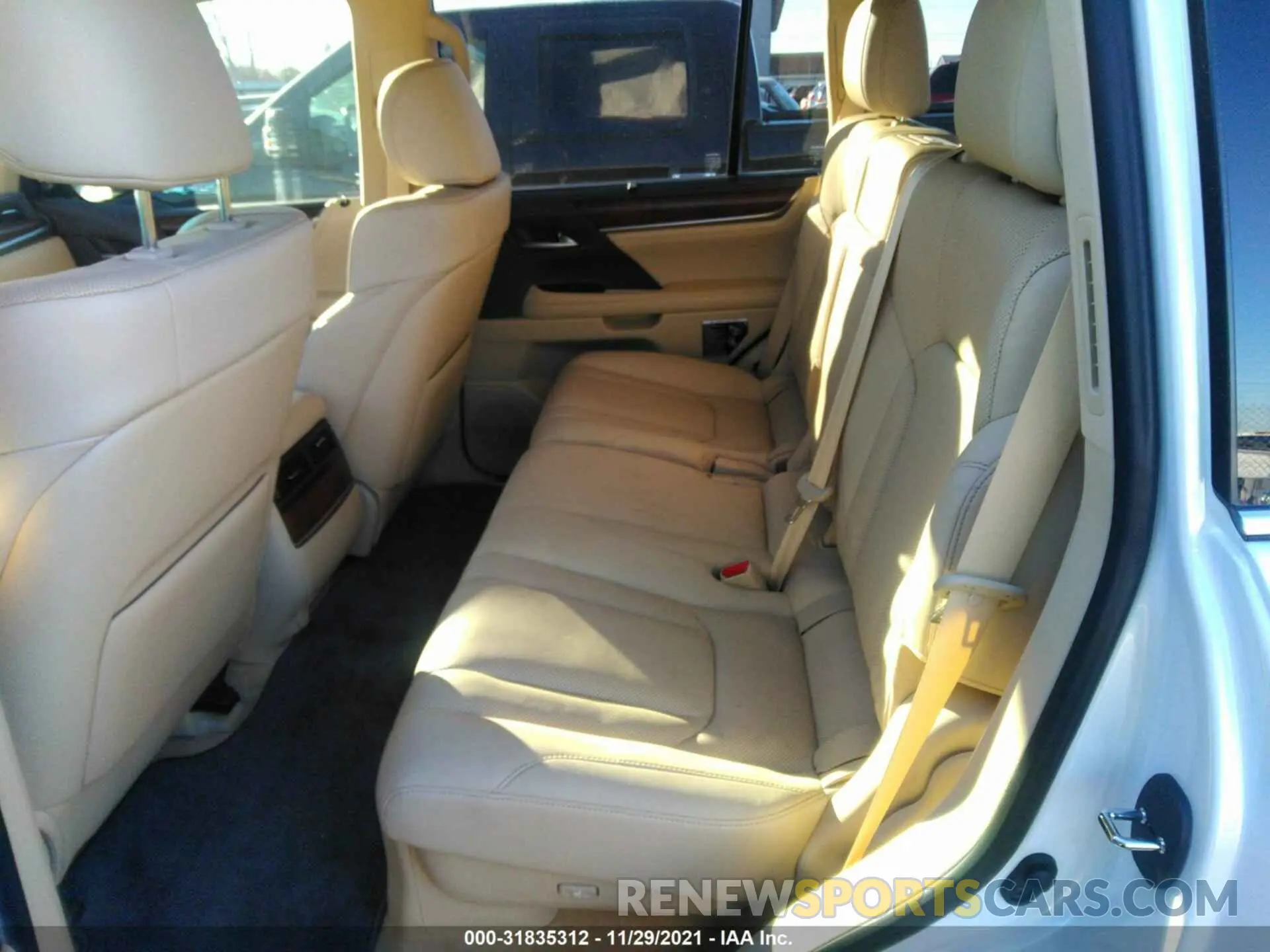 8 fotografías del automóvil dañado JTJHY7AX5K4283052 LEXUS LX 2019